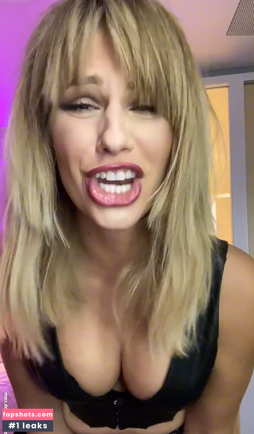 Carolina Peukmann gallery photo #12