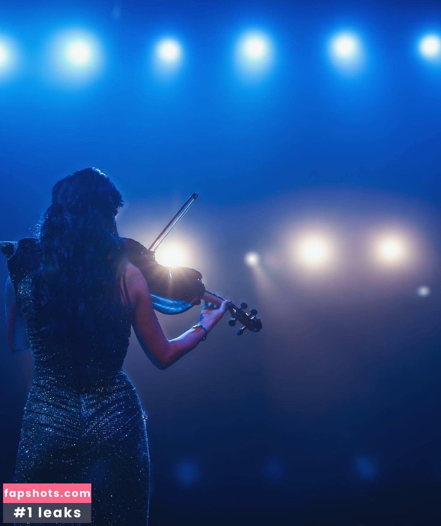 Caroline Azmy gallery photo #4