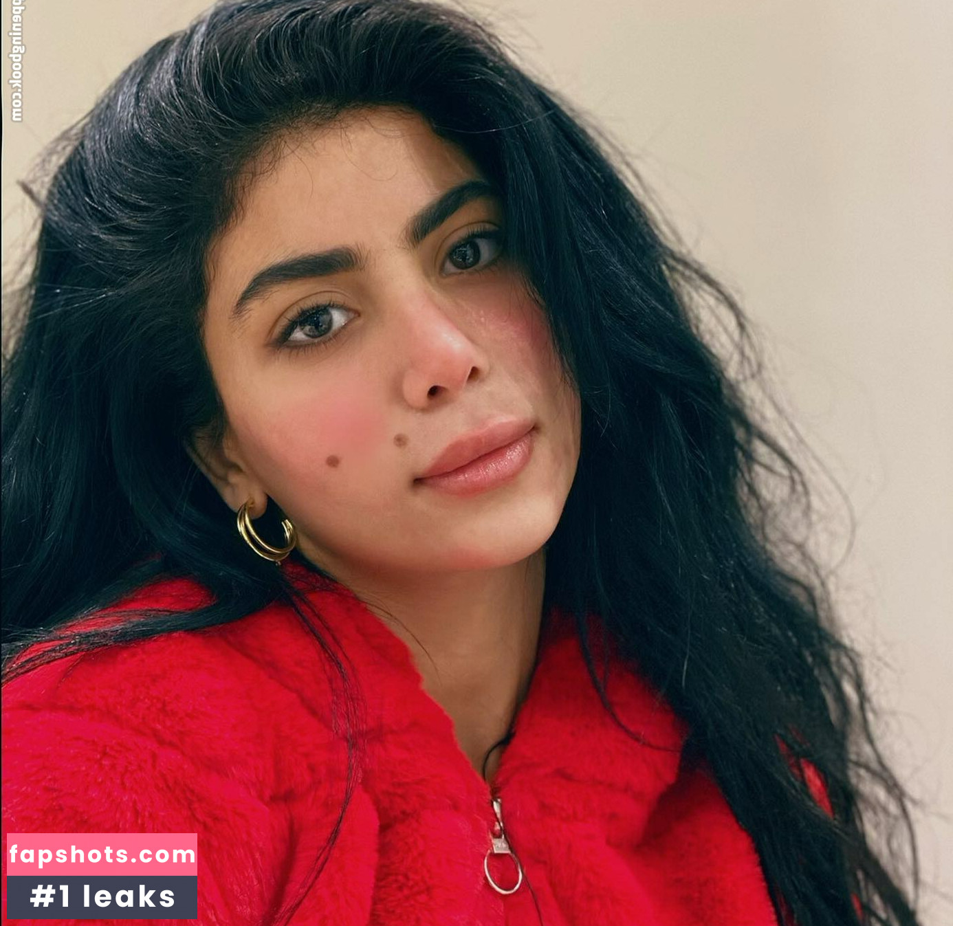 Caroline Azmy gallery photo #5