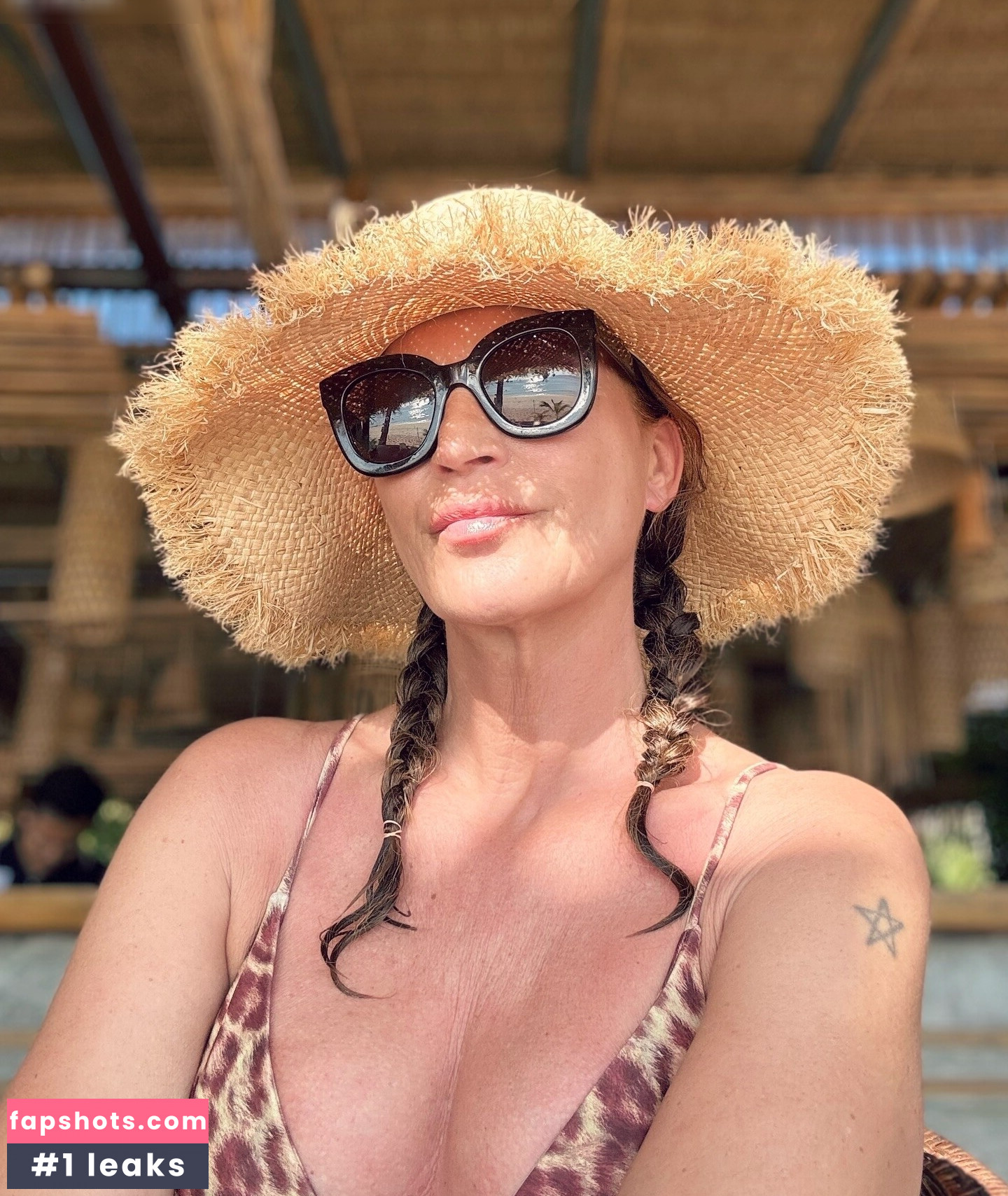 Caroline Beil gallery photo #26