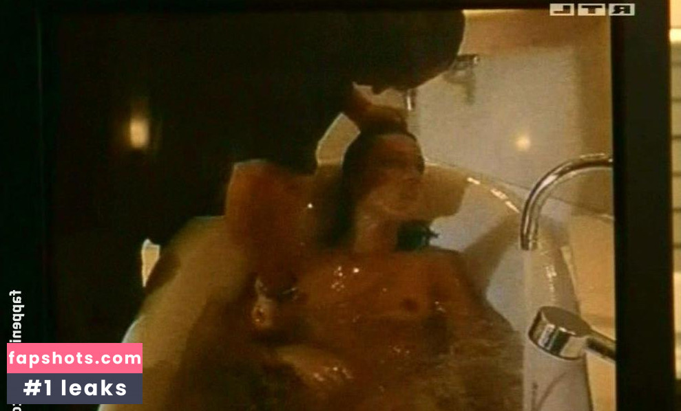 Caroline Beil gallery photo #39