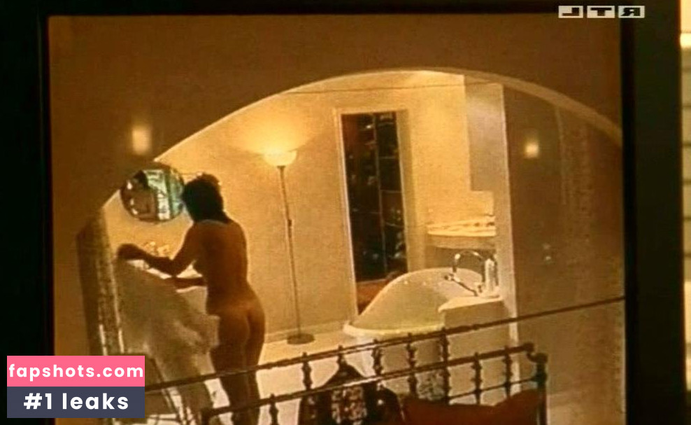 Caroline Beil gallery photo #41