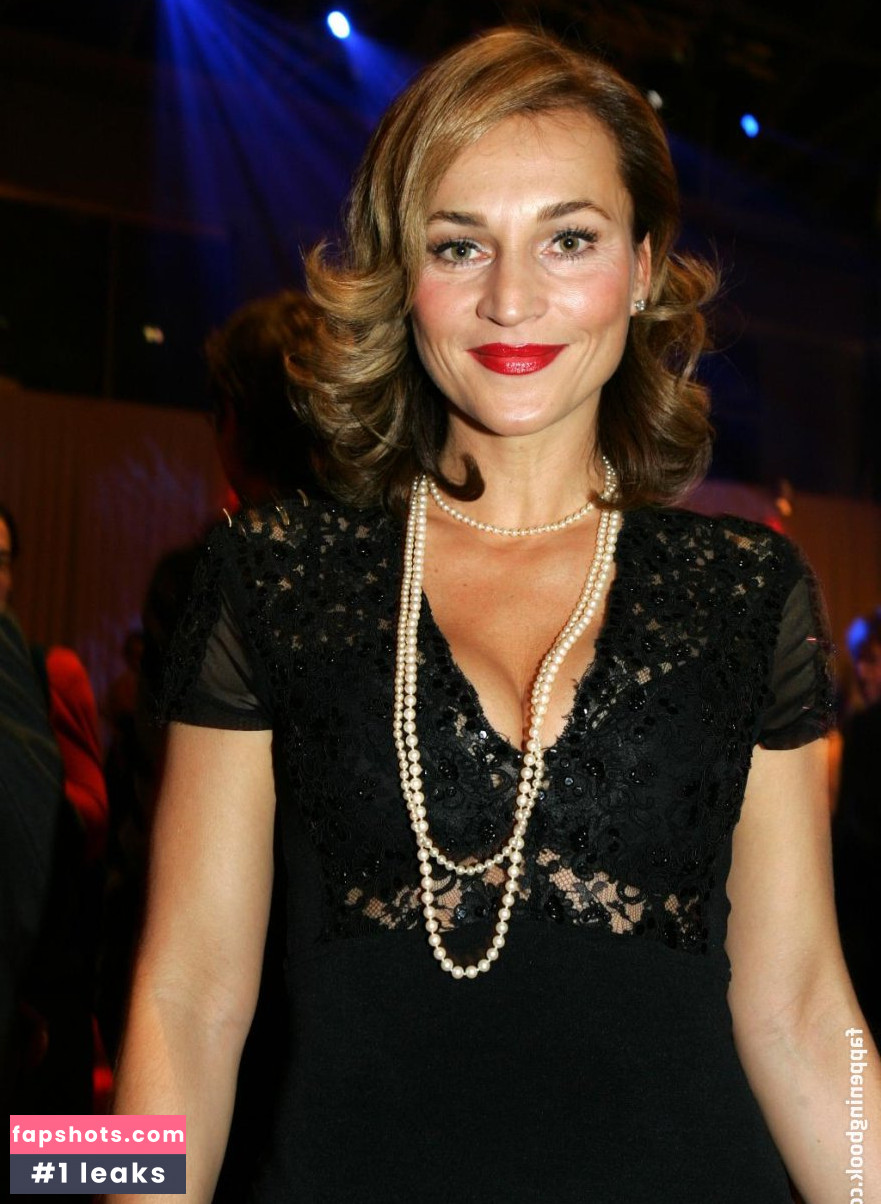 Caroline Beil gallery photo #75