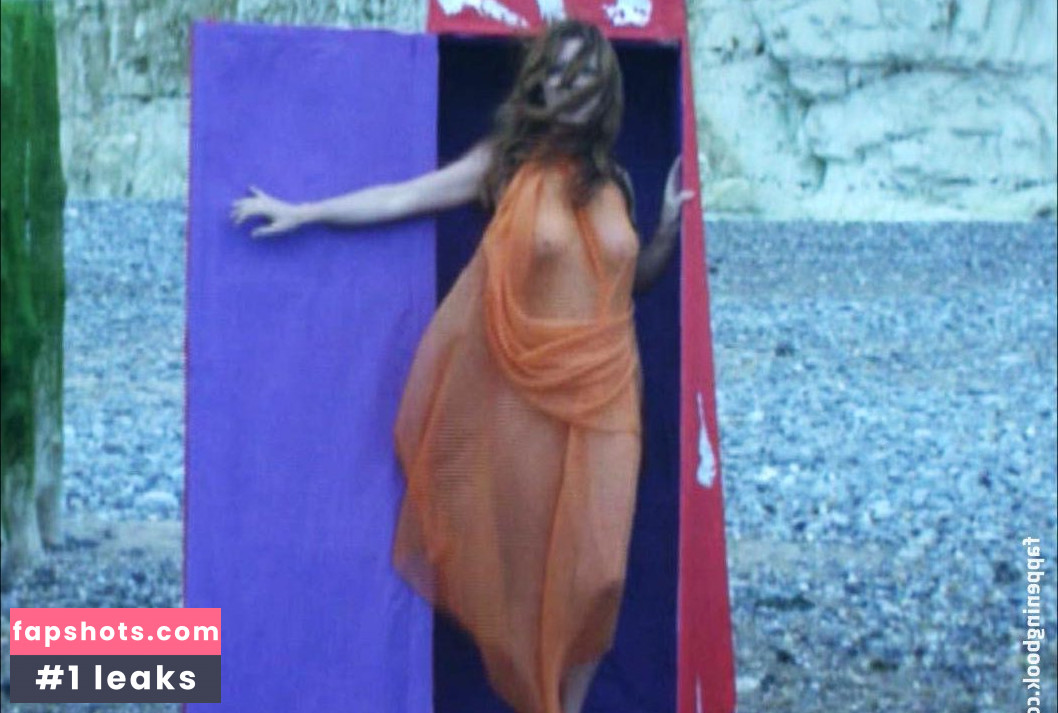 Caroline Cartier gallery photo #3