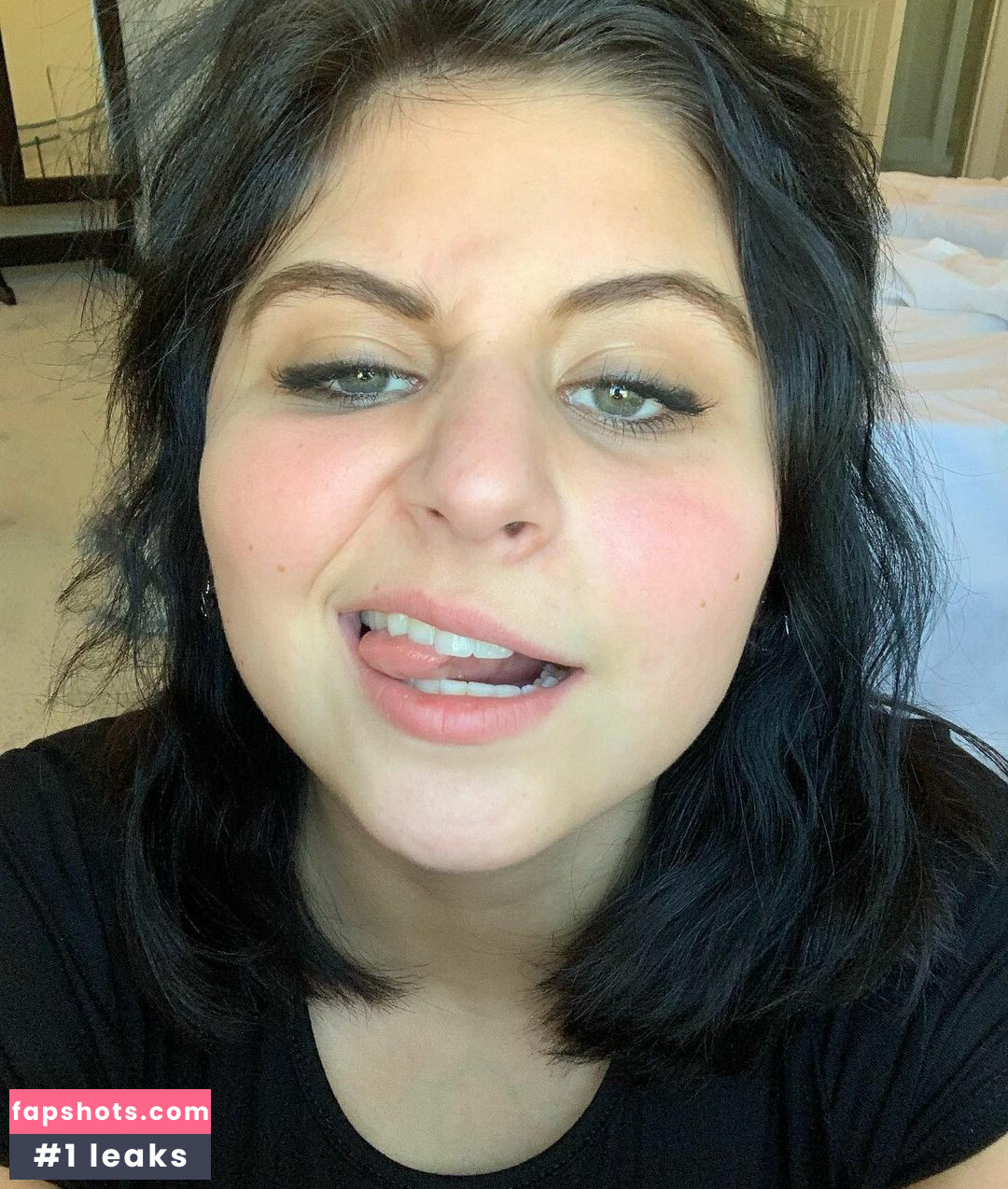 Caroline Casbon gallery photo #14