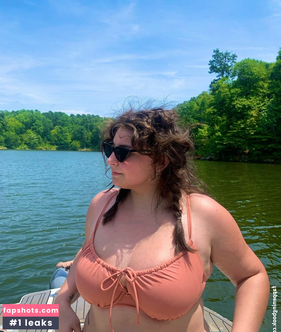 Caroline Casbon gallery photo #37