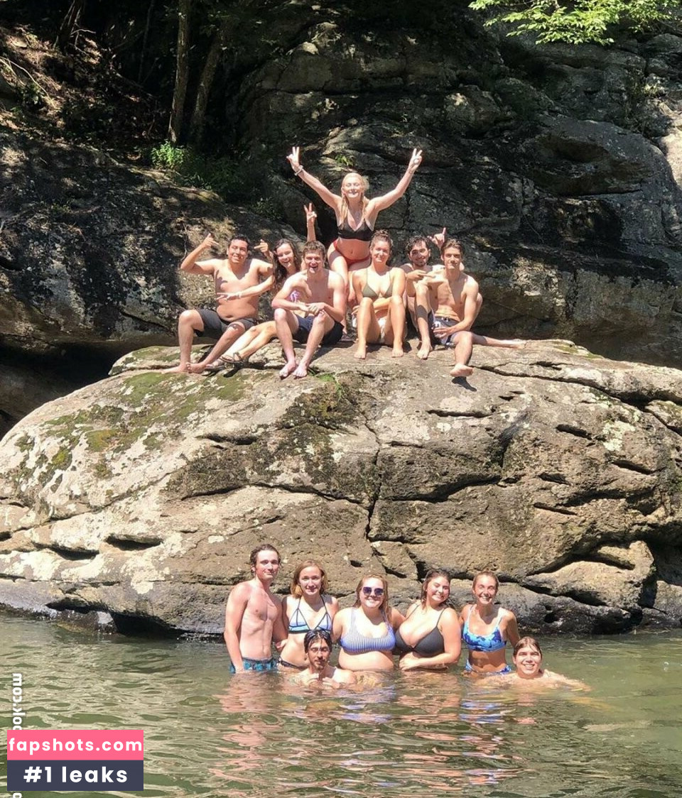 Caroline Casbon gallery photo #38