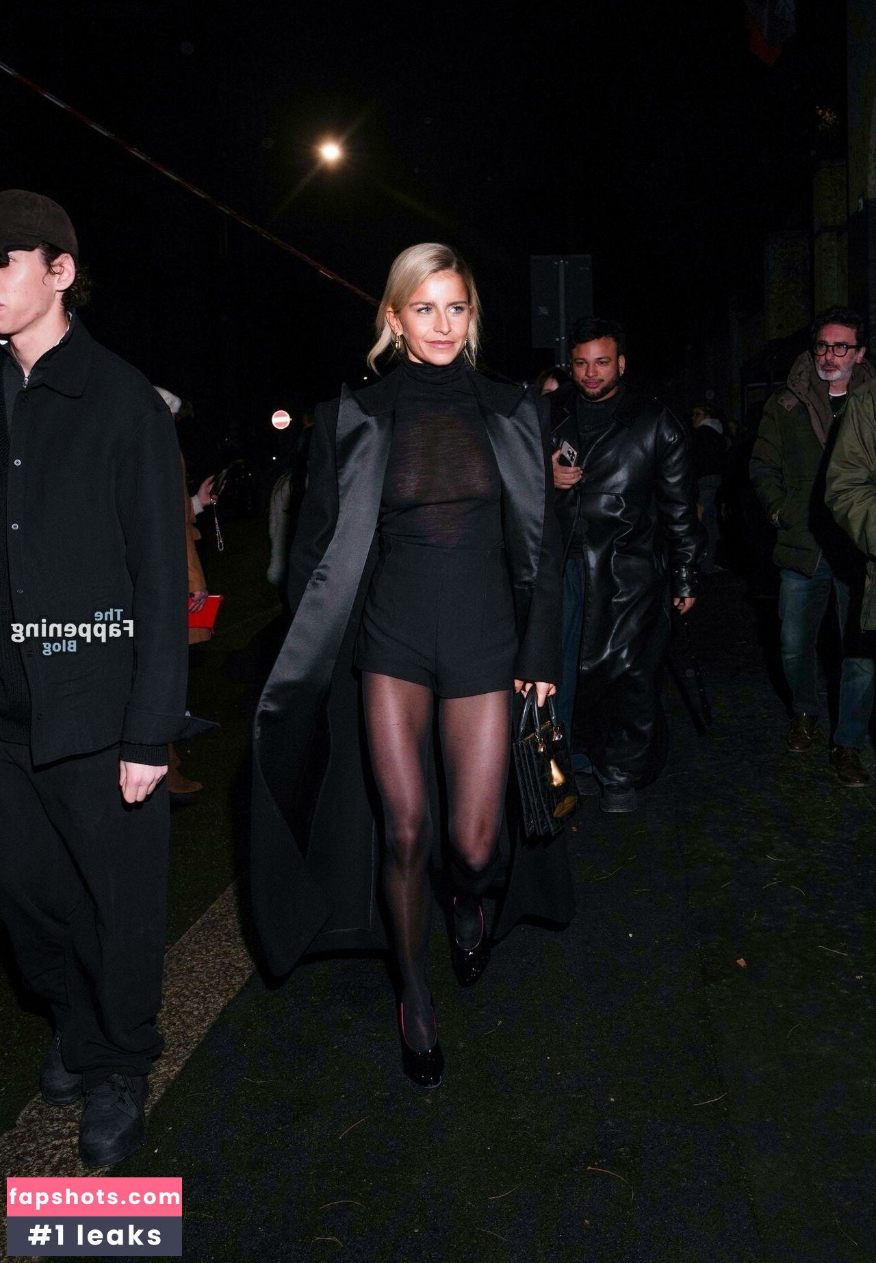 Caroline Daur gallery photo #21