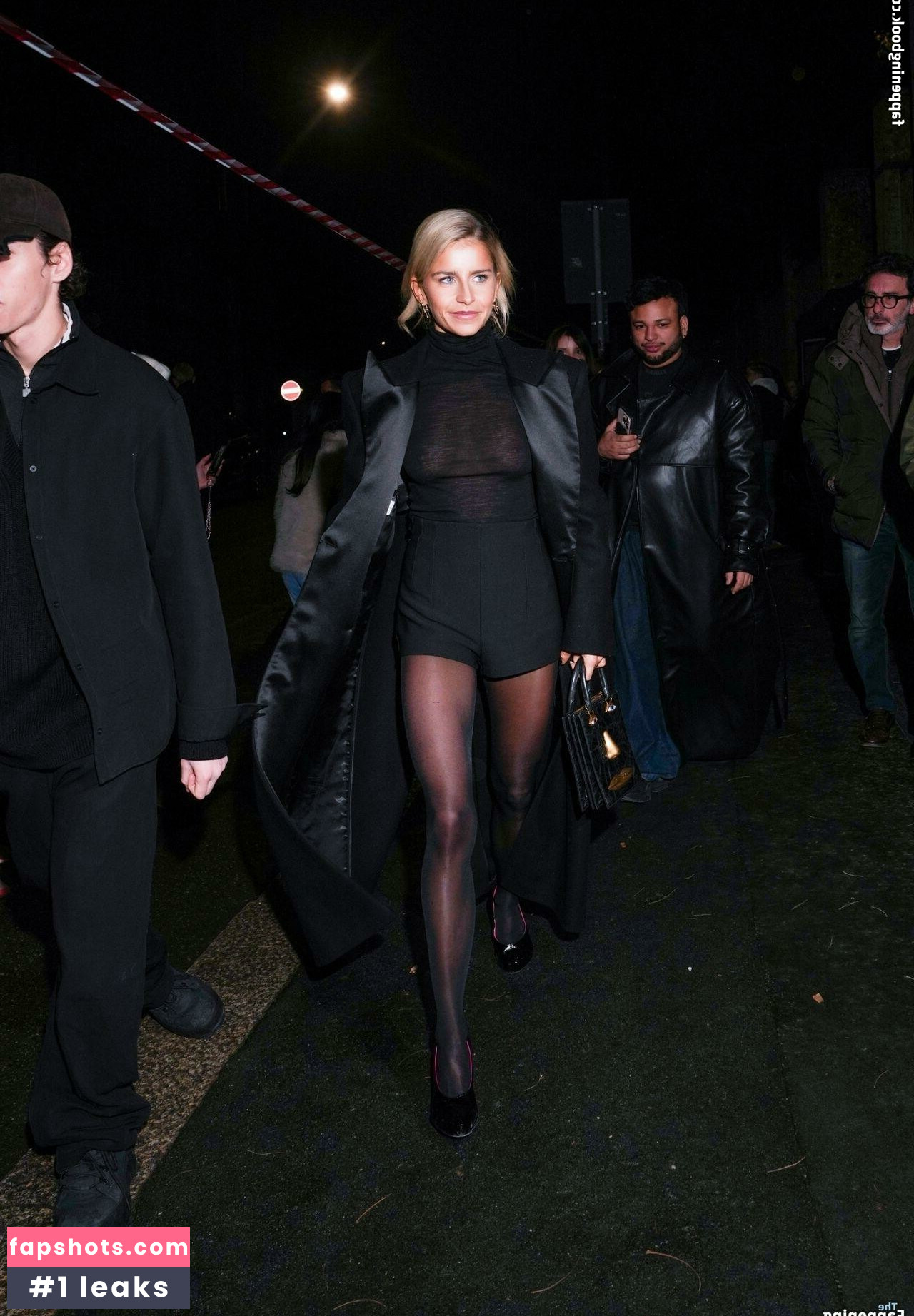 Caroline Daur gallery photo #22