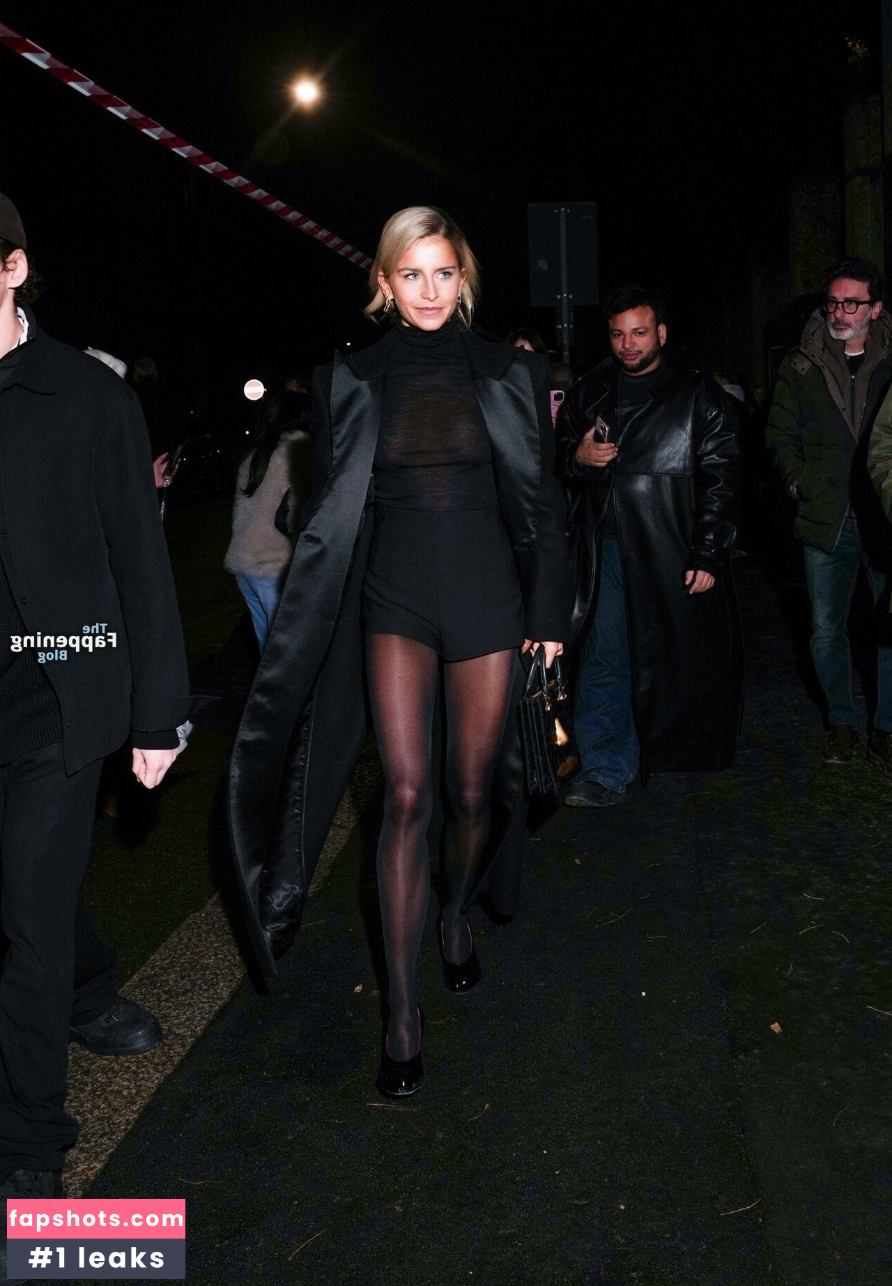 Caroline Daur gallery photo #23