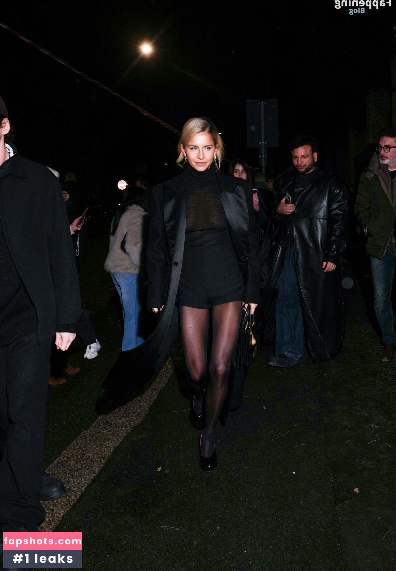 Caroline Daur gallery photo #25