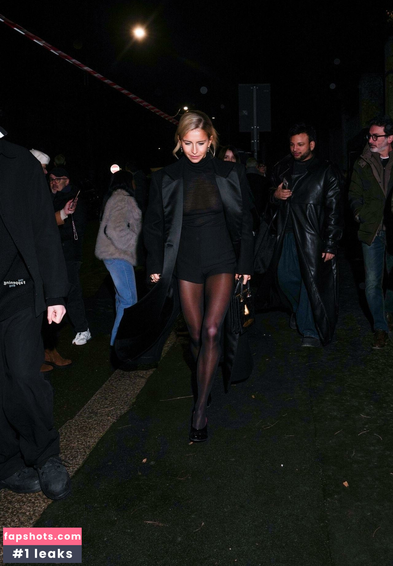 Caroline Daur gallery photo #26