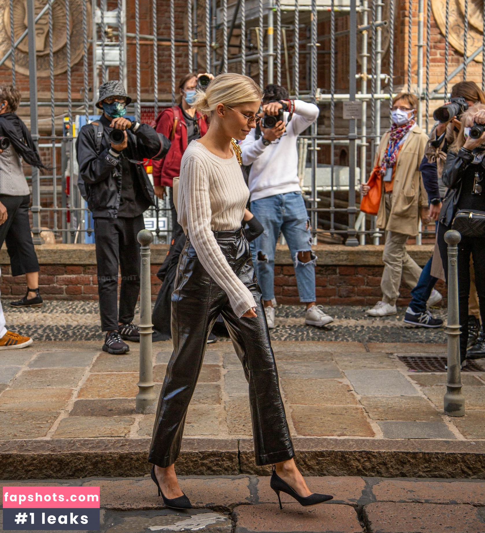 Caroline Daur gallery photo #51