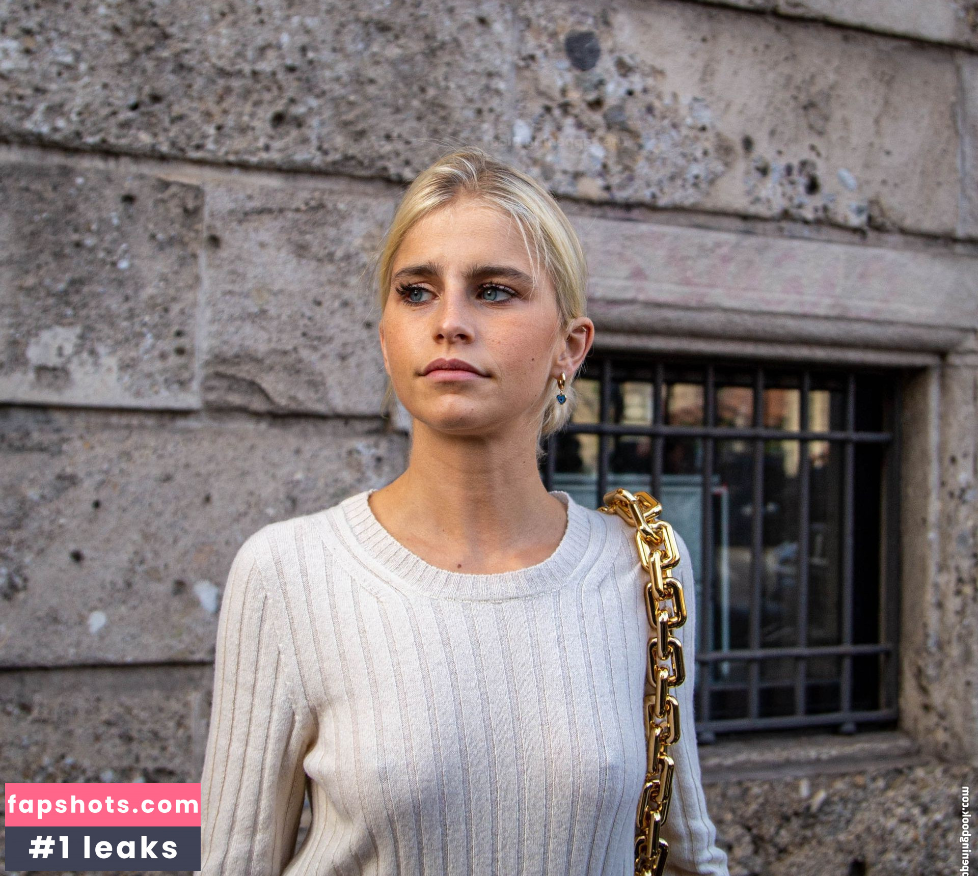 Caroline Daur gallery photo #53