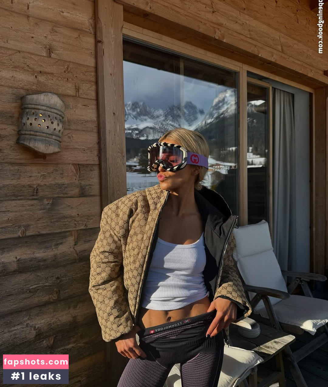 Caroline Daur gallery photo #7