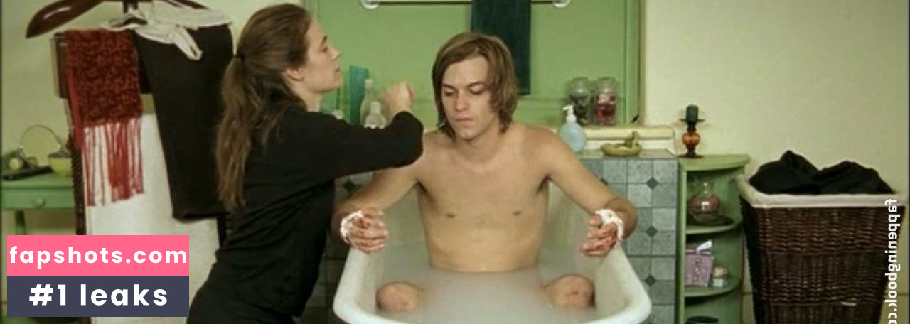 Caroline Dhavernas gallery photo #25