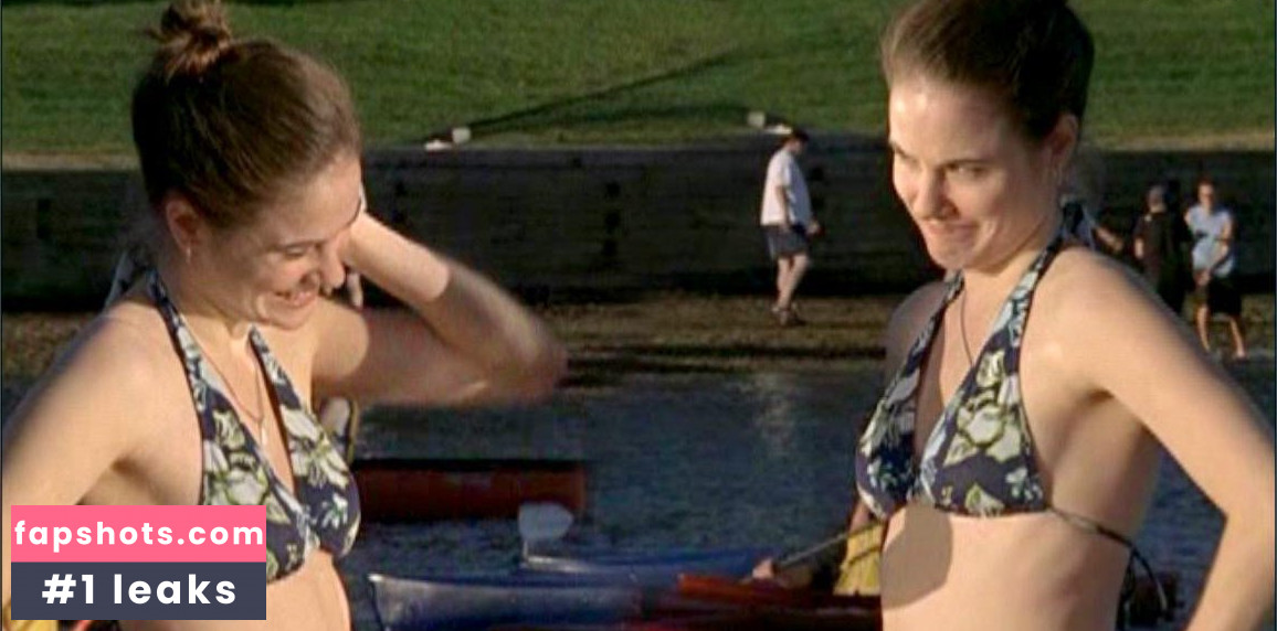 Caroline Dhavernas gallery photo #48