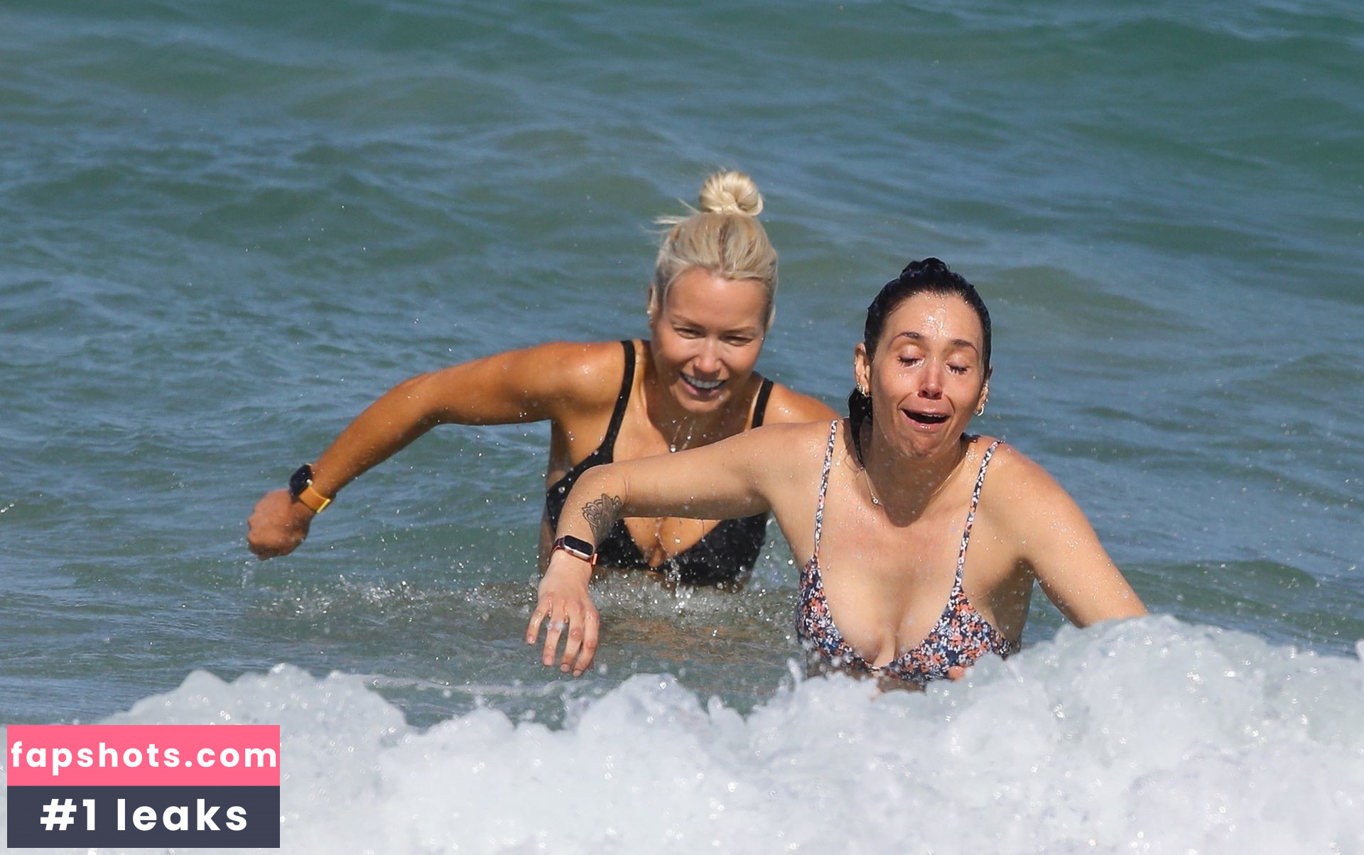 Caroline Groth gallery photo #9