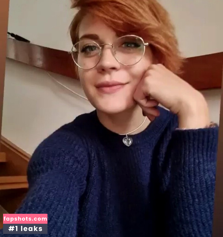 Caroline Haas gallery photo #3