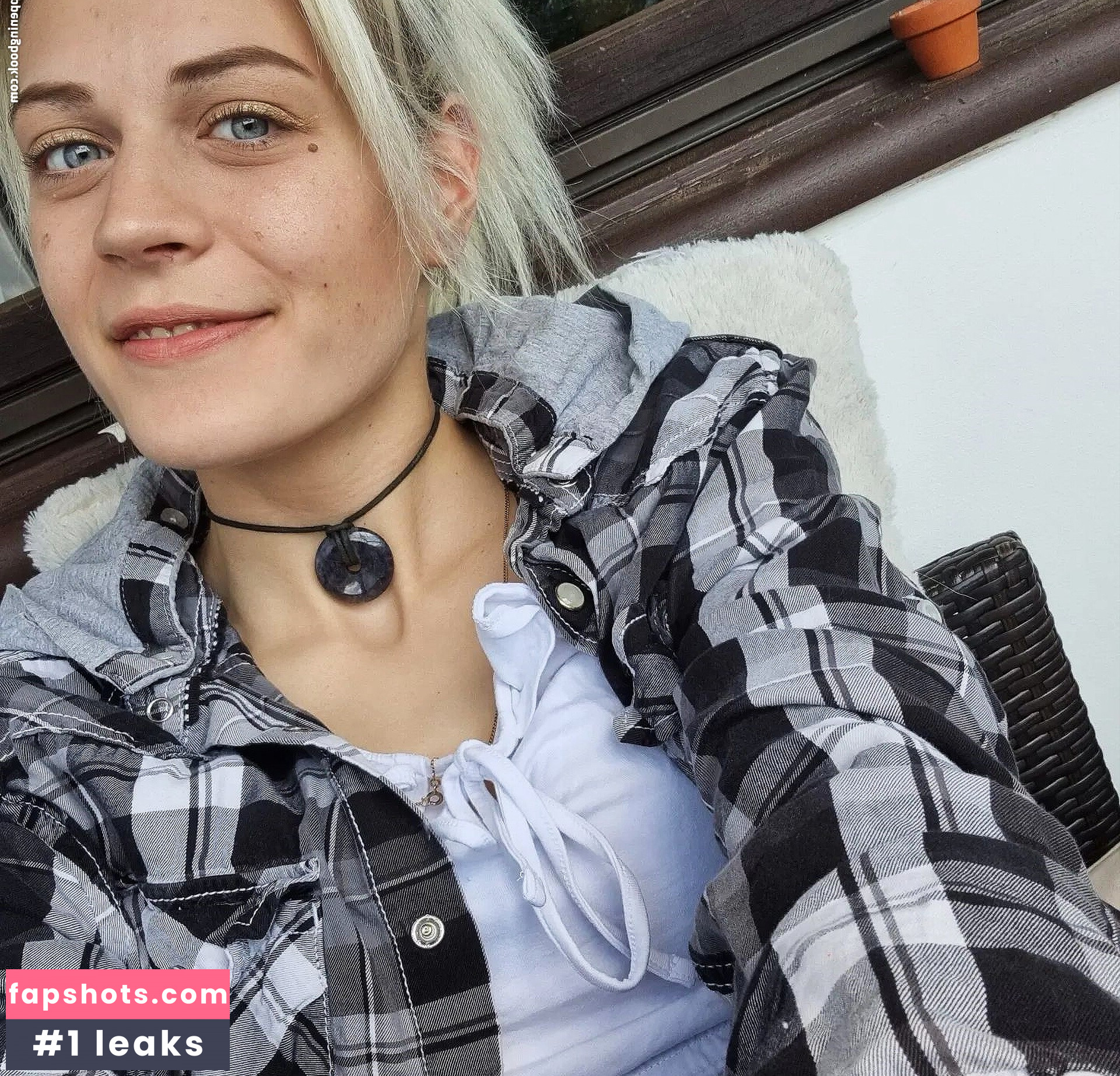 Caroline Haas gallery photo #9