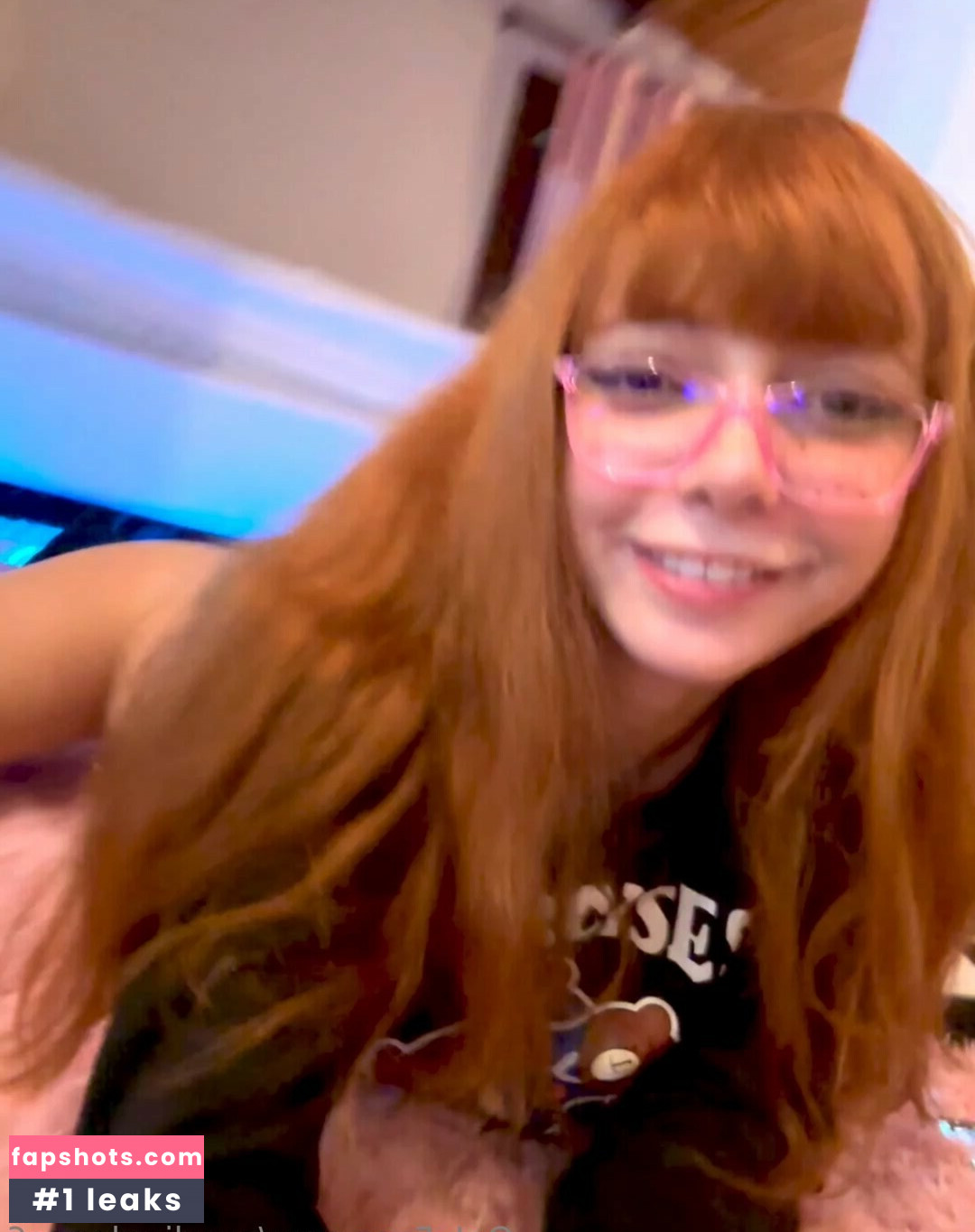 Caroline Lopes gallery photo #4