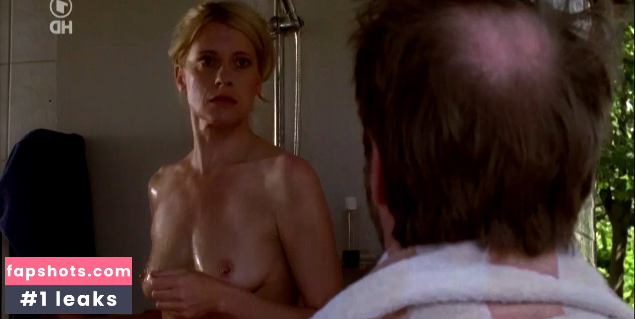 Caroline Peters gallery photo #2