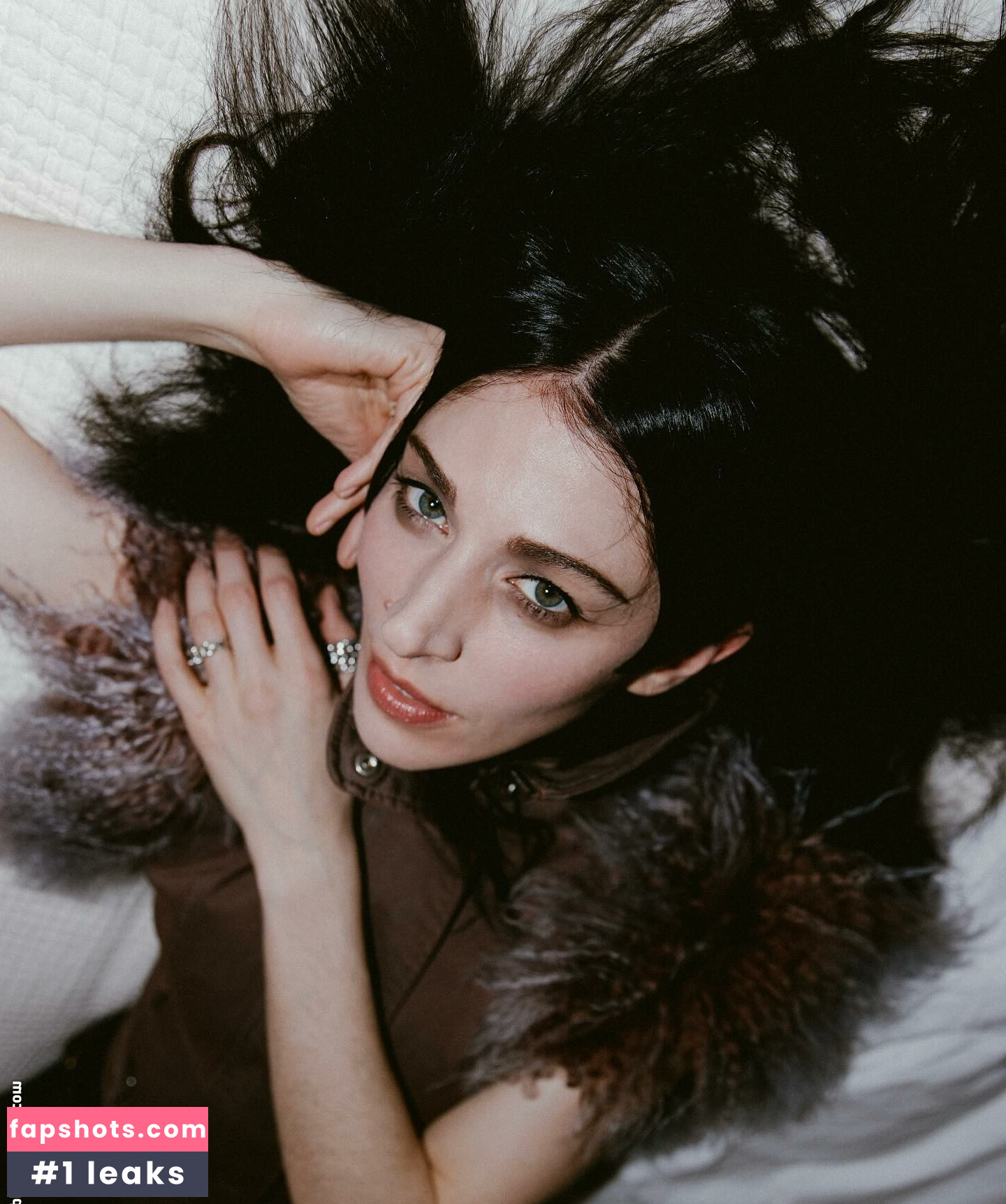 Caroline Polachek gallery photo #12