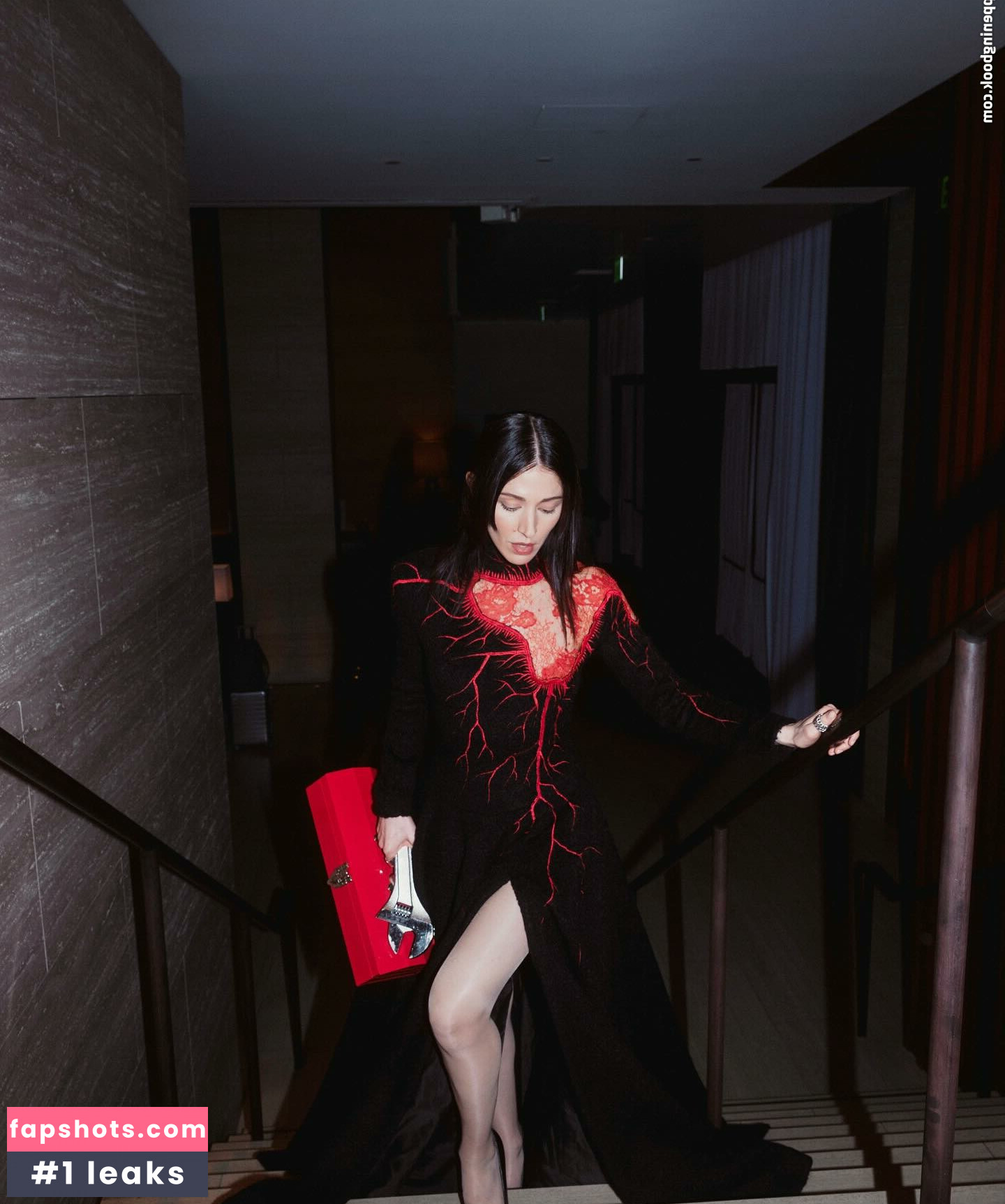 Caroline Polachek gallery photo #25