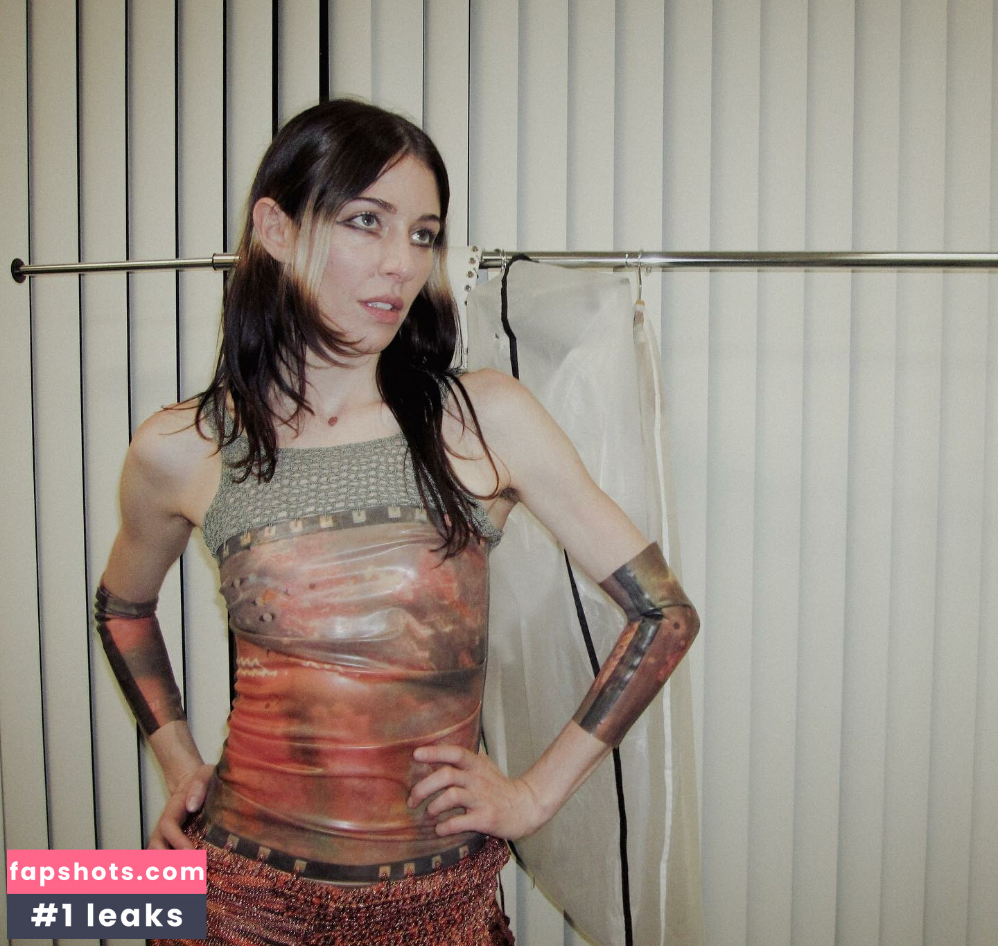 Caroline Polachek gallery photo #45