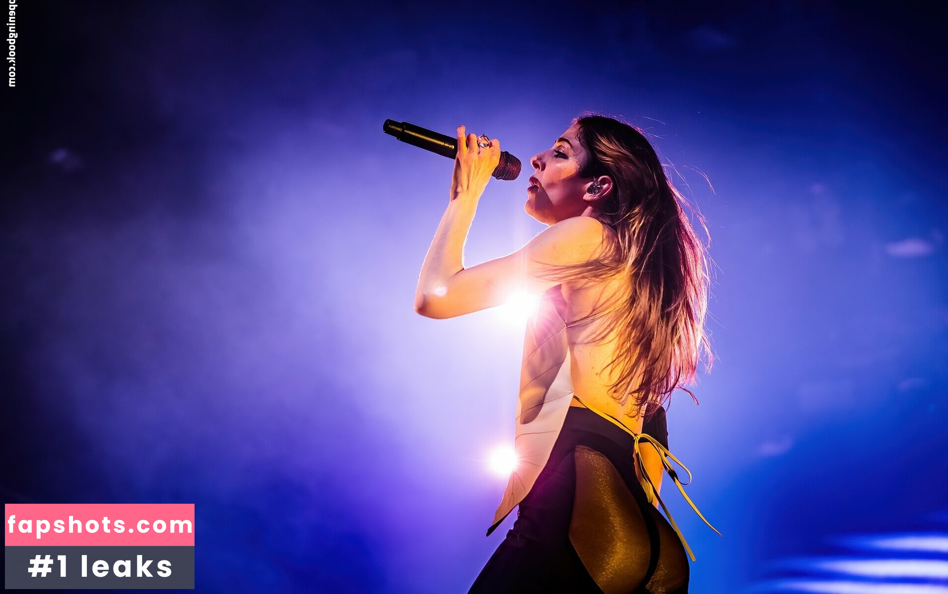 Caroline Polachek gallery photo #64