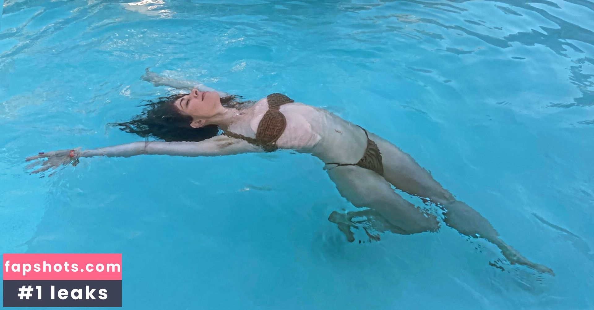 Caroline Polachek gallery photo #73