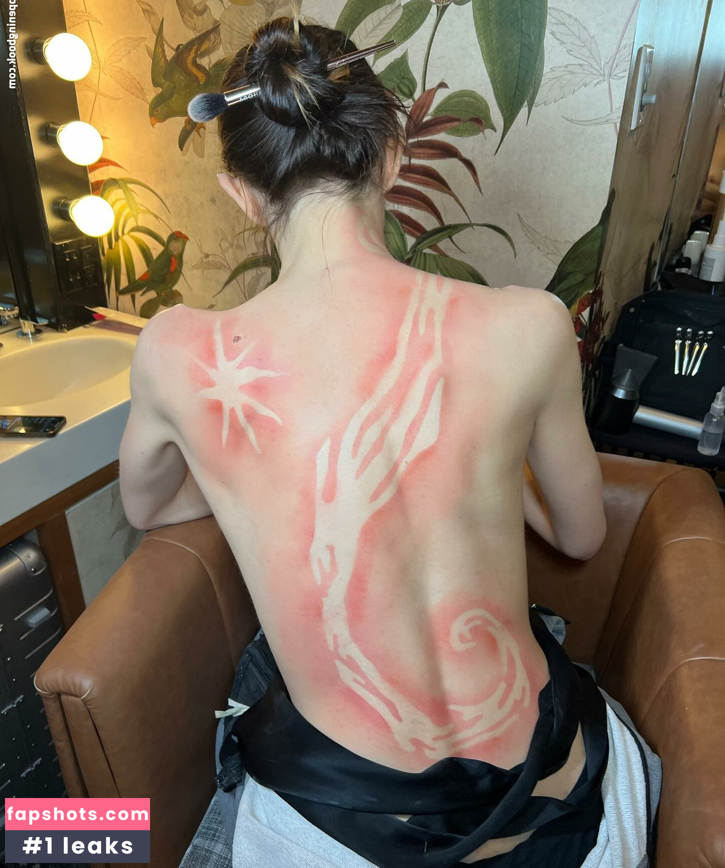 Caroline Polachek gallery photo #78