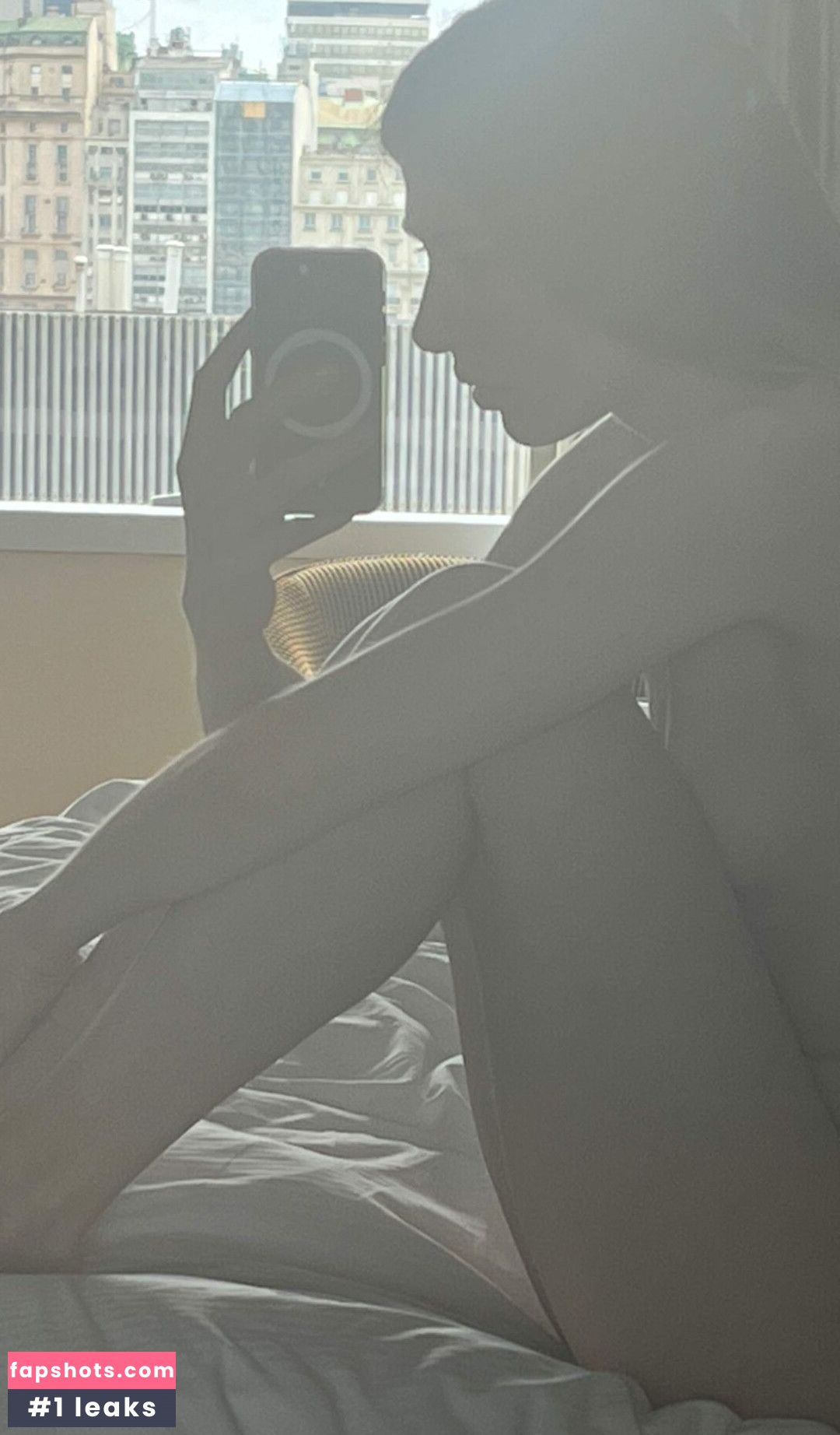 Caroline Polachek gallery photo #82