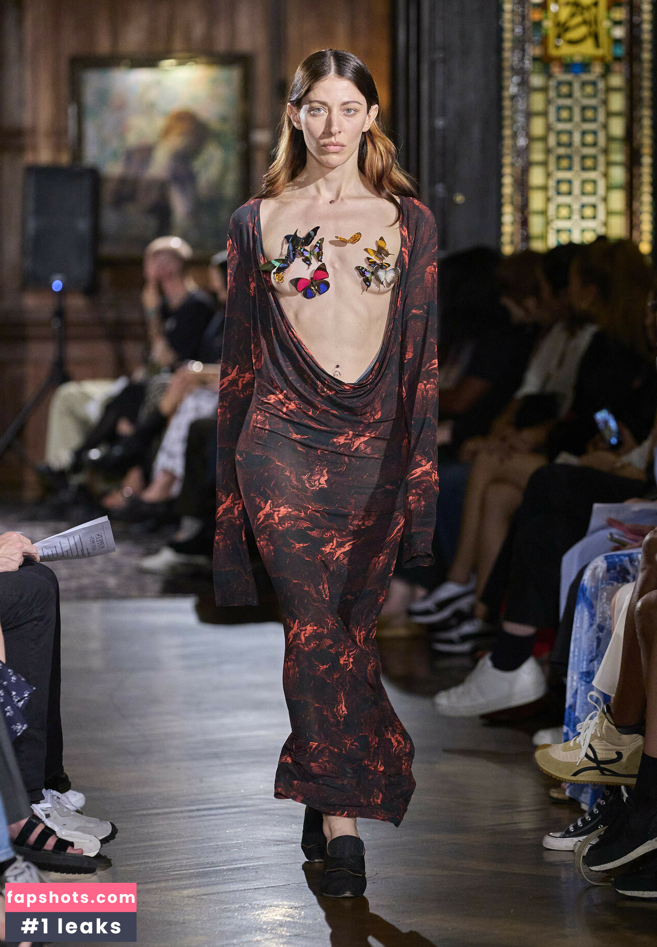 Caroline Polachek gallery photo #84