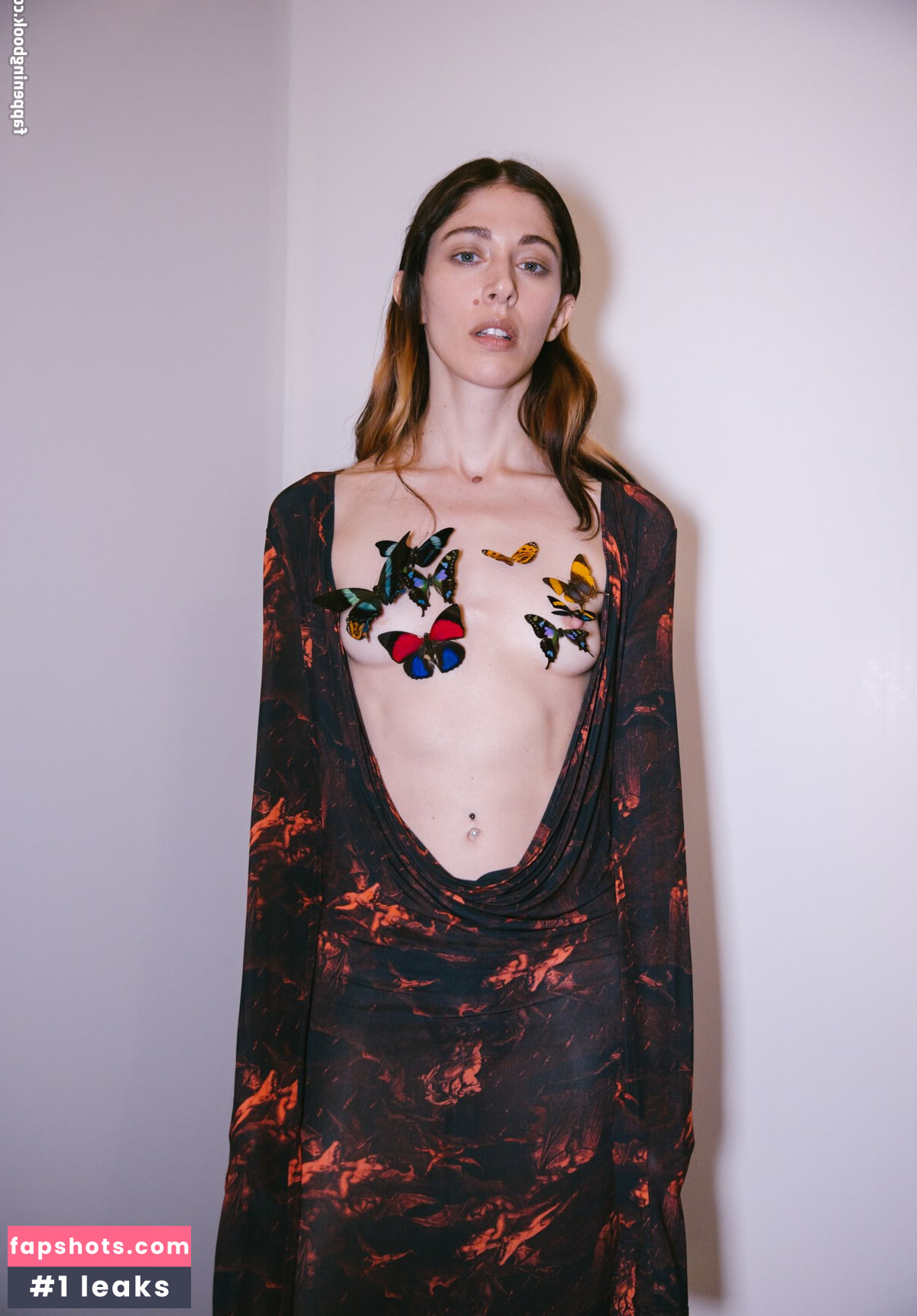 Caroline Polachek gallery photo #86