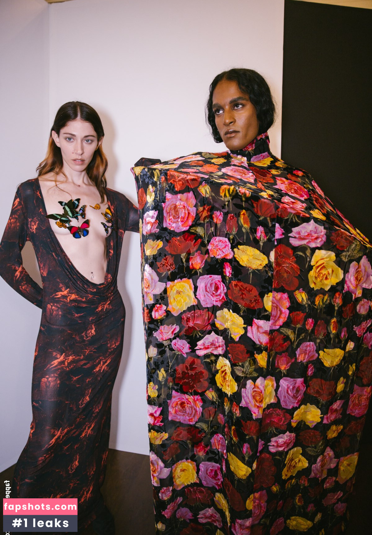 Caroline Polachek gallery photo #87