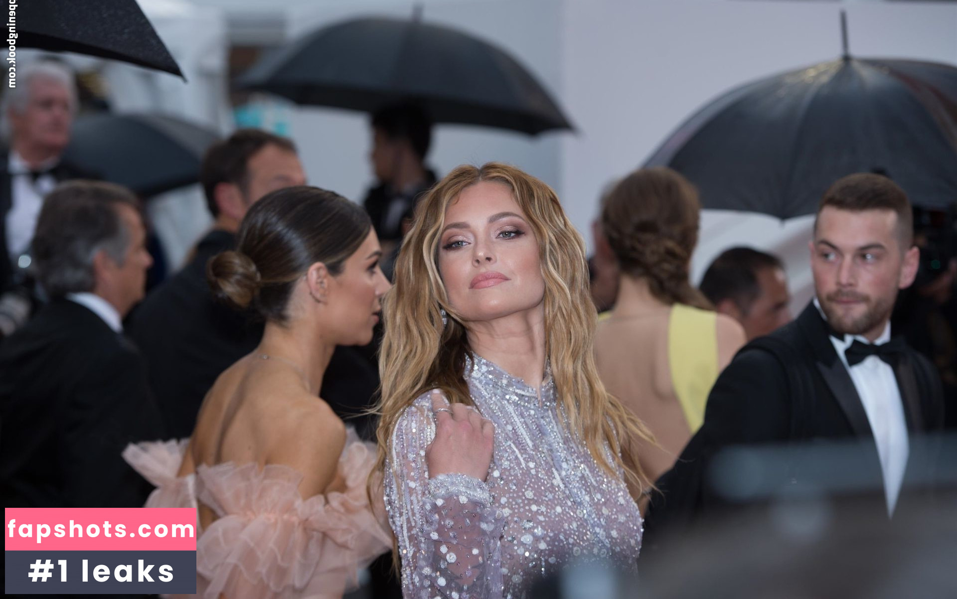 Caroline Receveur gallery photo #5