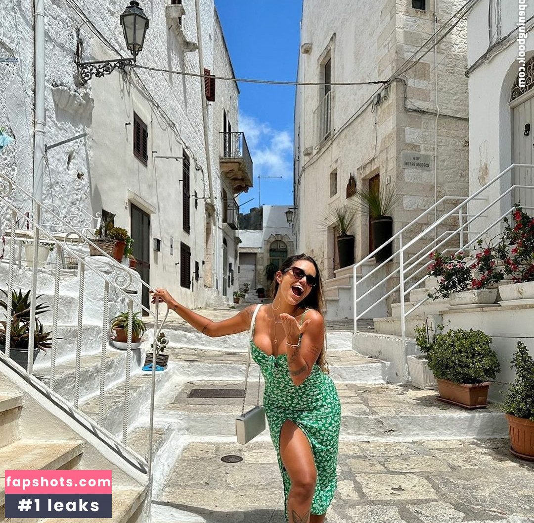 Caroline Veronica gallery photo #8