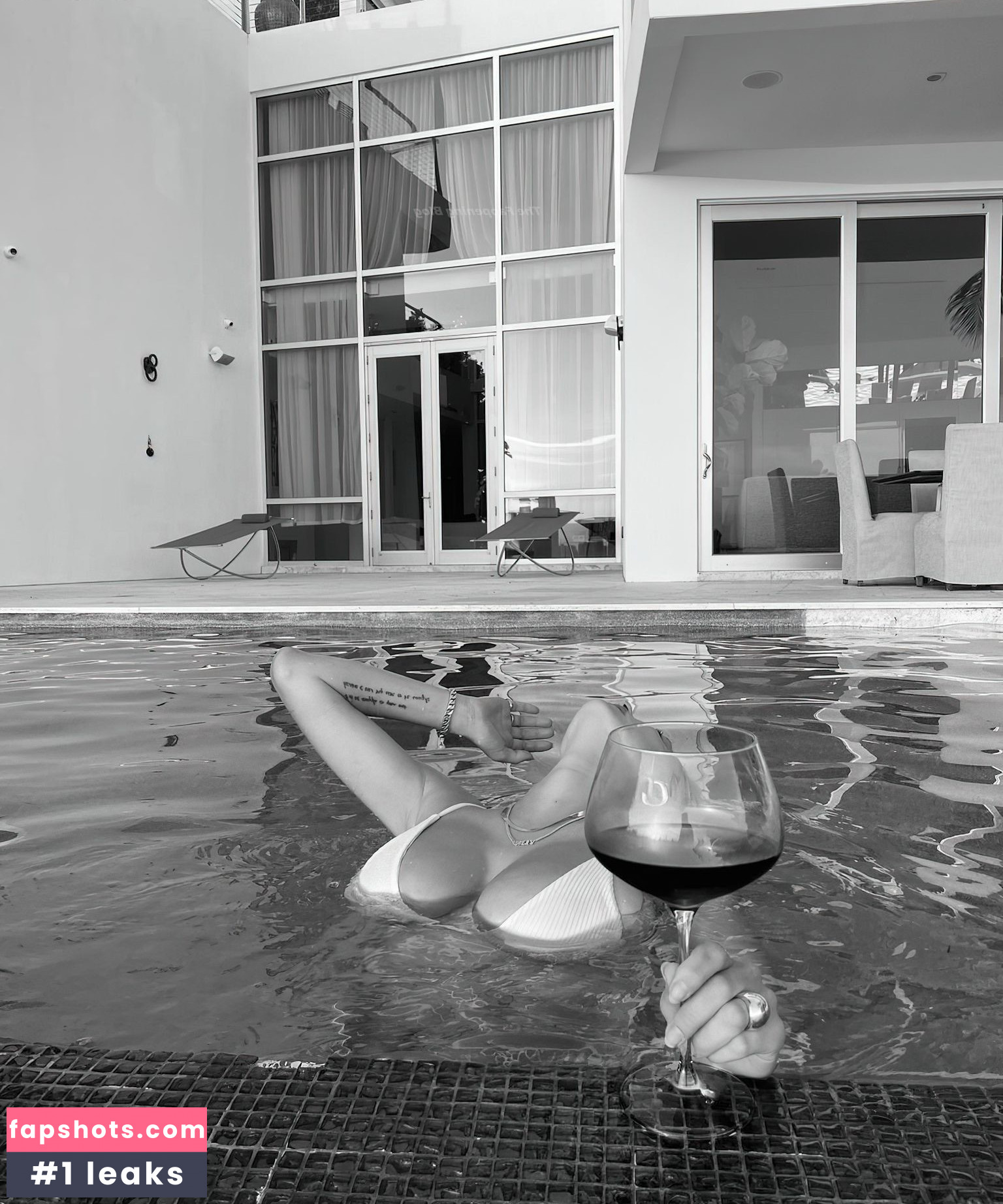 Caroline Vreeland gallery photo #1279