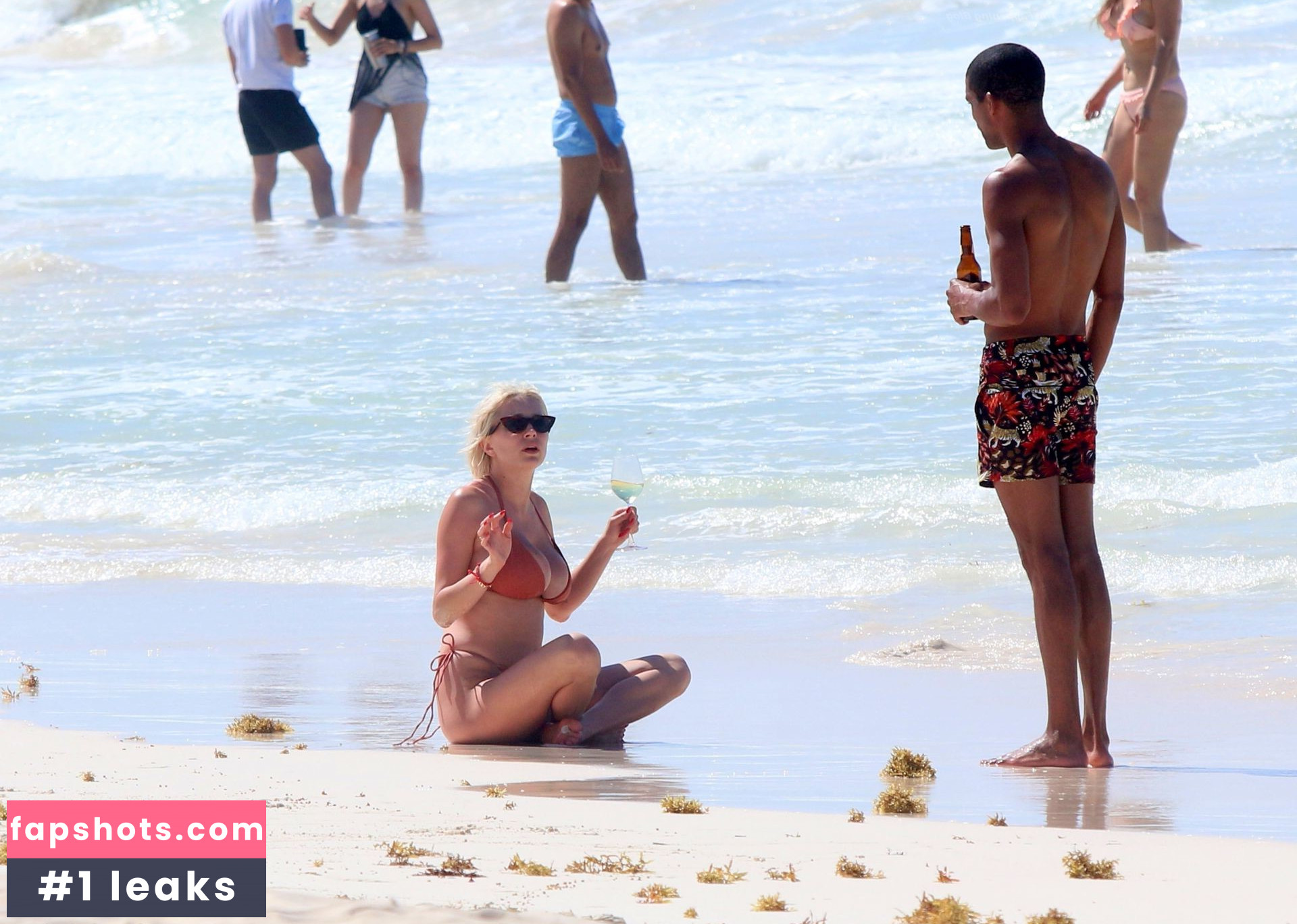 Caroline Vreeland gallery photo #1365