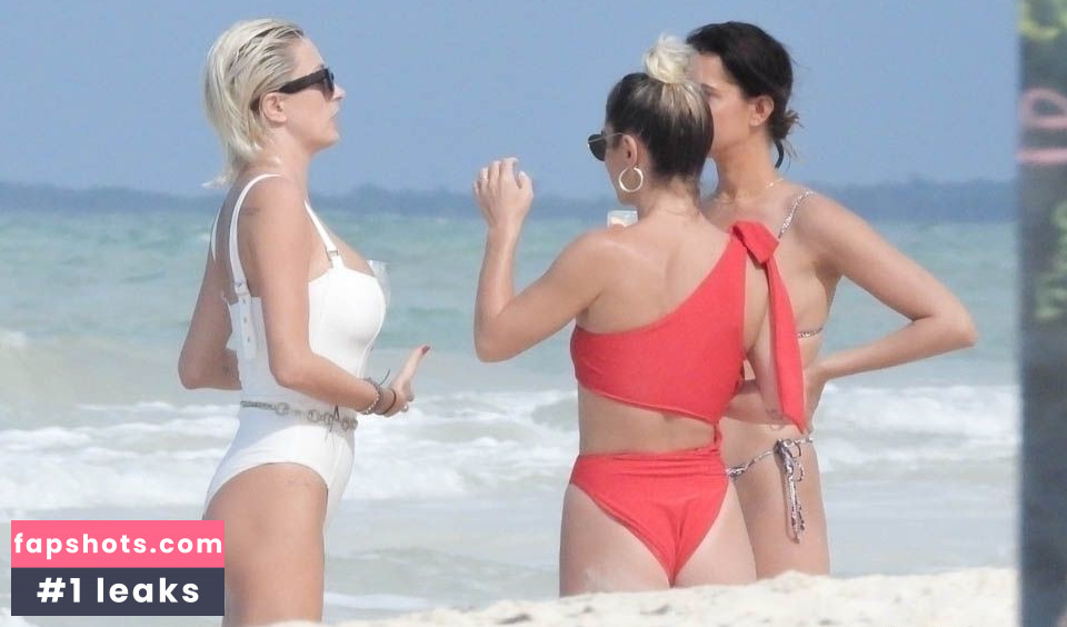 Caroline Vreeland gallery photo #1524