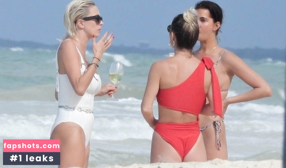 Caroline Vreeland gallery photo #1525