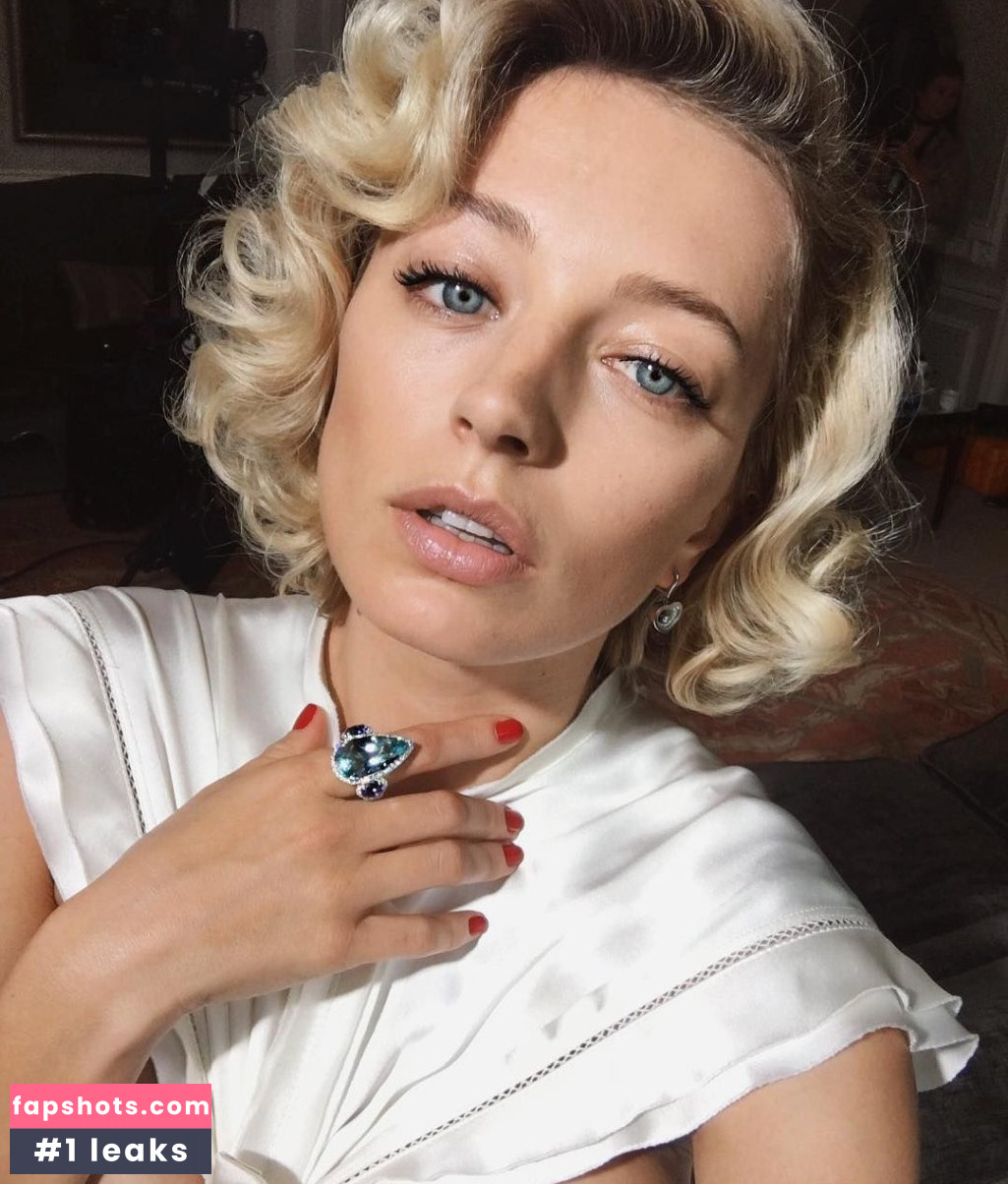 Caroline Vreeland Nude Leaks OnlyFans Photos #1919 - LeakJerk