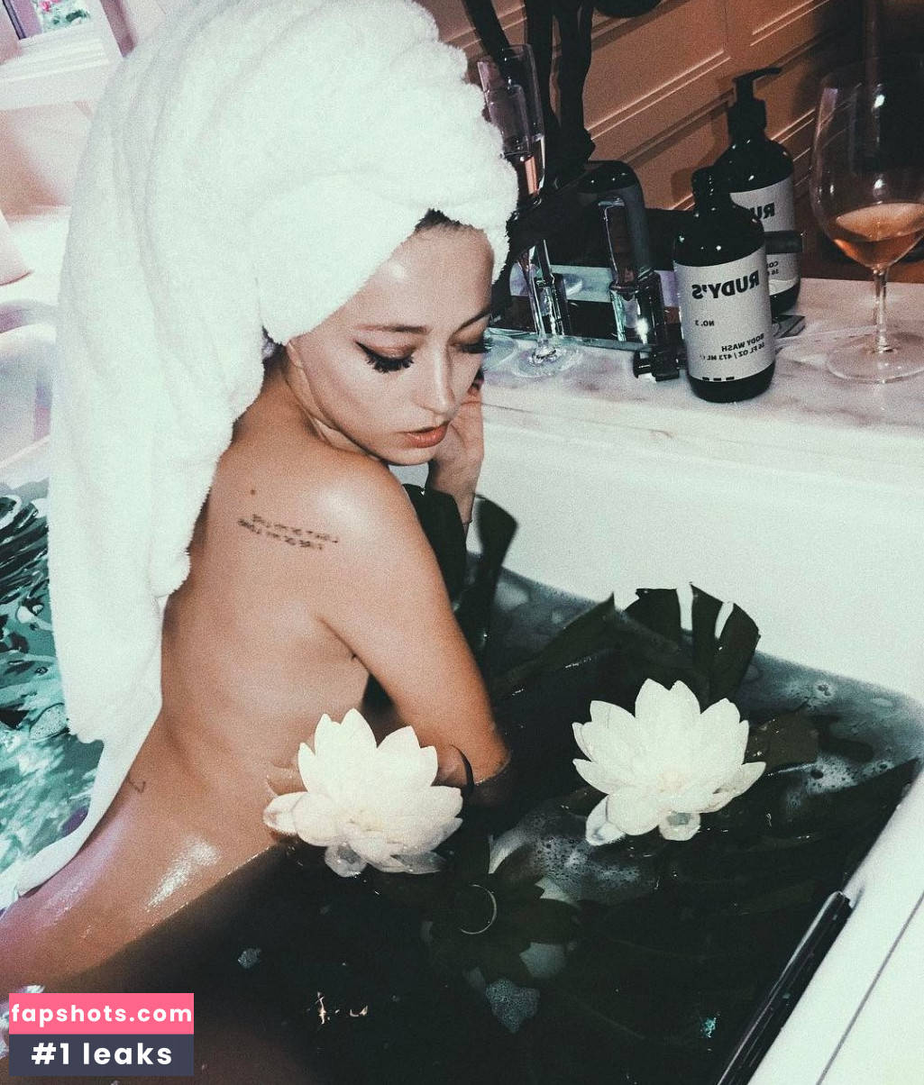 Caroline Vreeland Nude Leaks OnlyFans Photos #1972 - LeakJerk