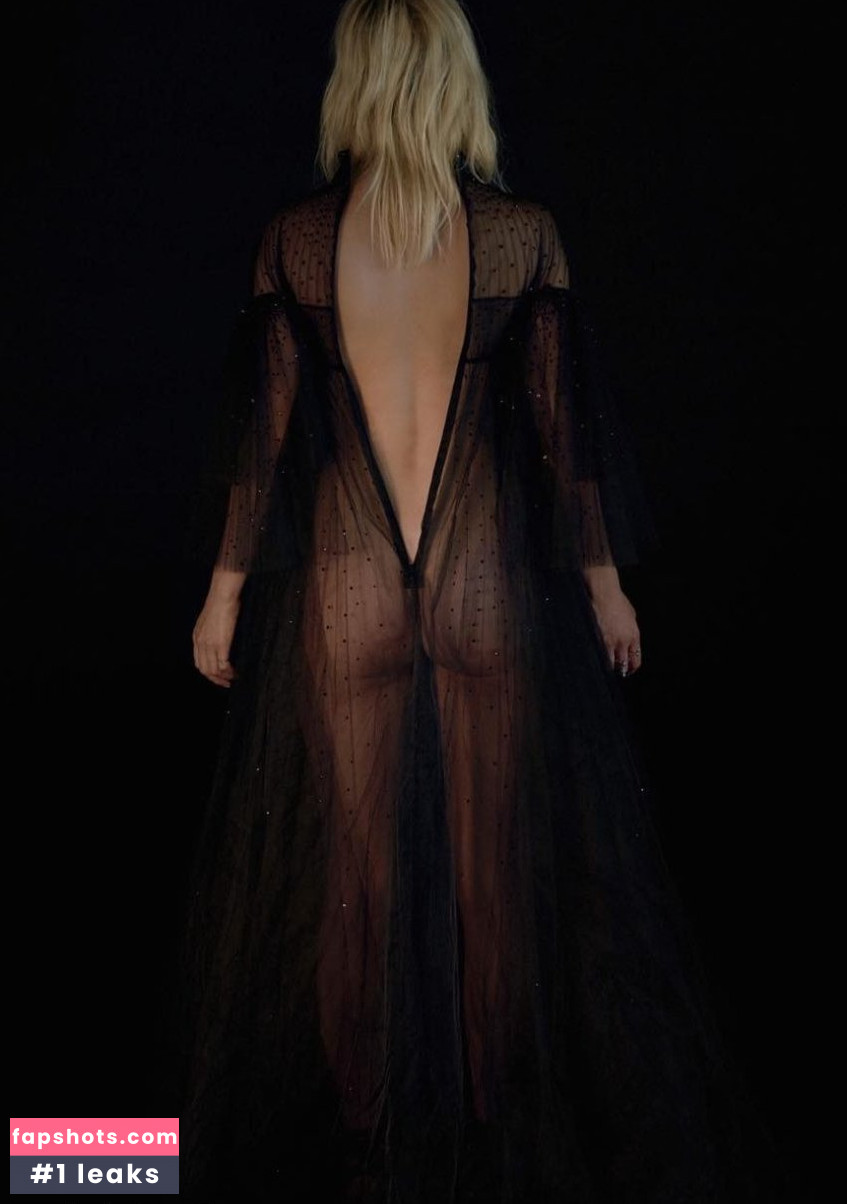 Caroline Vreeland Nude Leaks OnlyFans Photos #2021 - LeakJerk