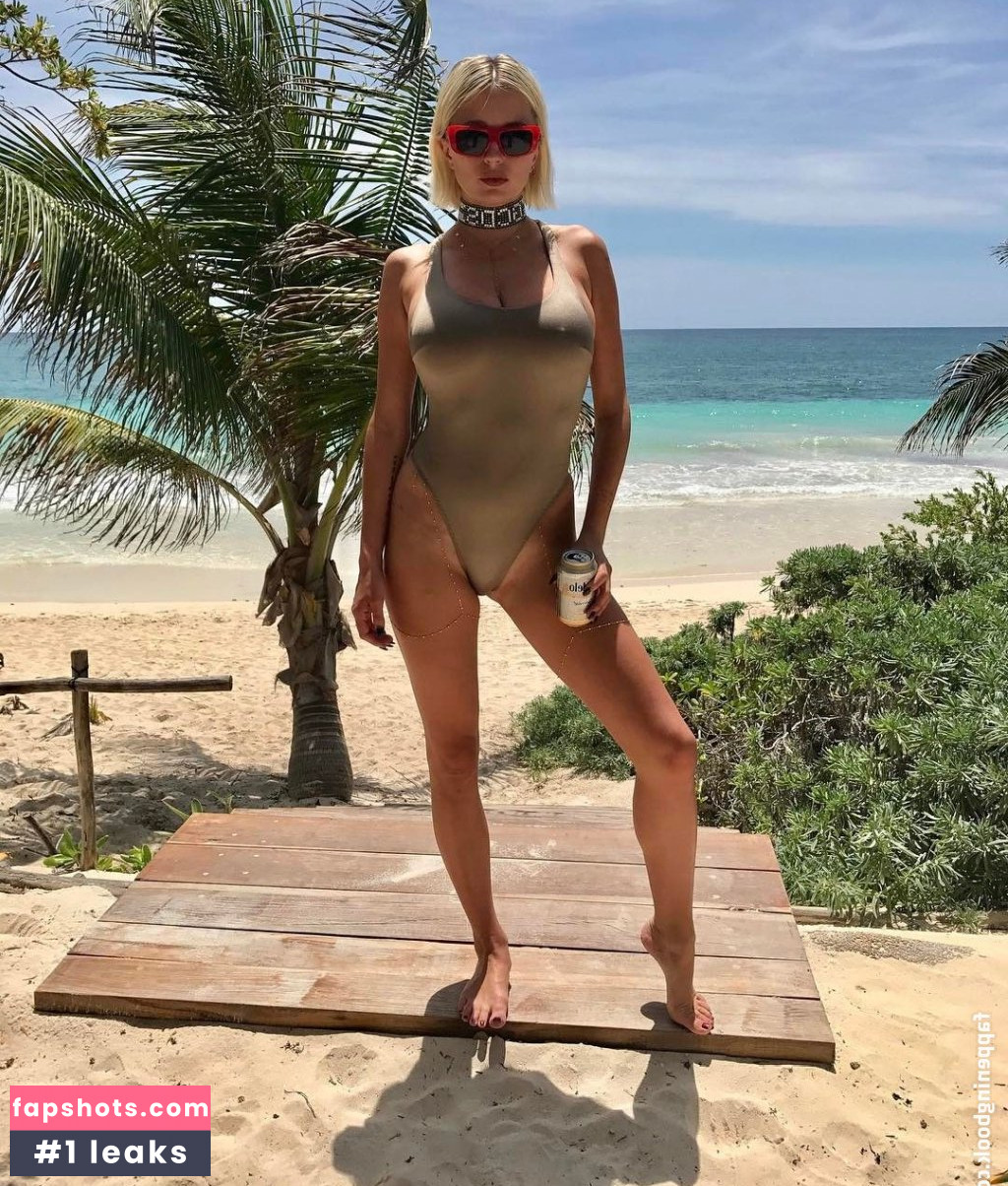 Caroline Vreeland Nude Leaks OnlyFans Photos #2093 - LeakJerk