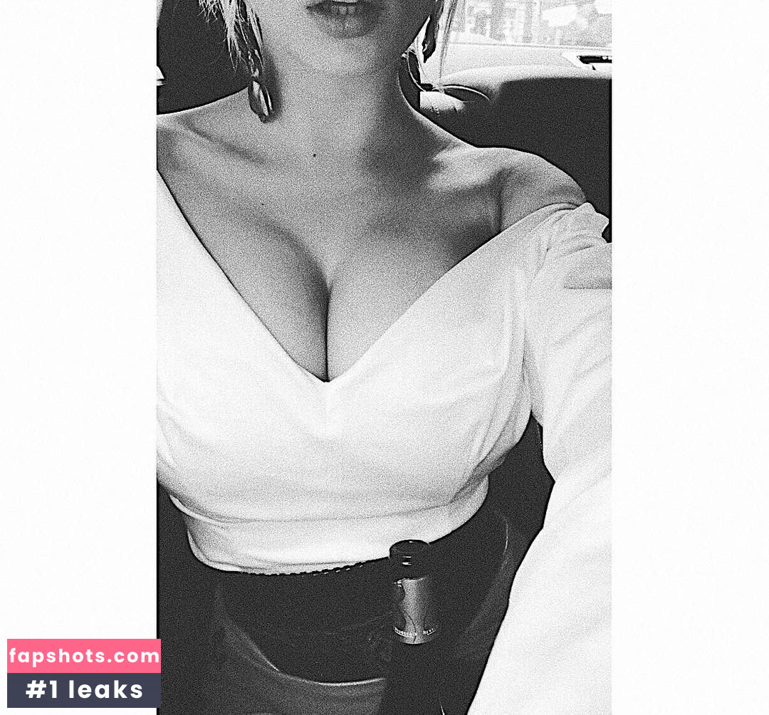 Caroline Vreeland Nude Leaks OnlyFans Photos #2098 - LeakJerk