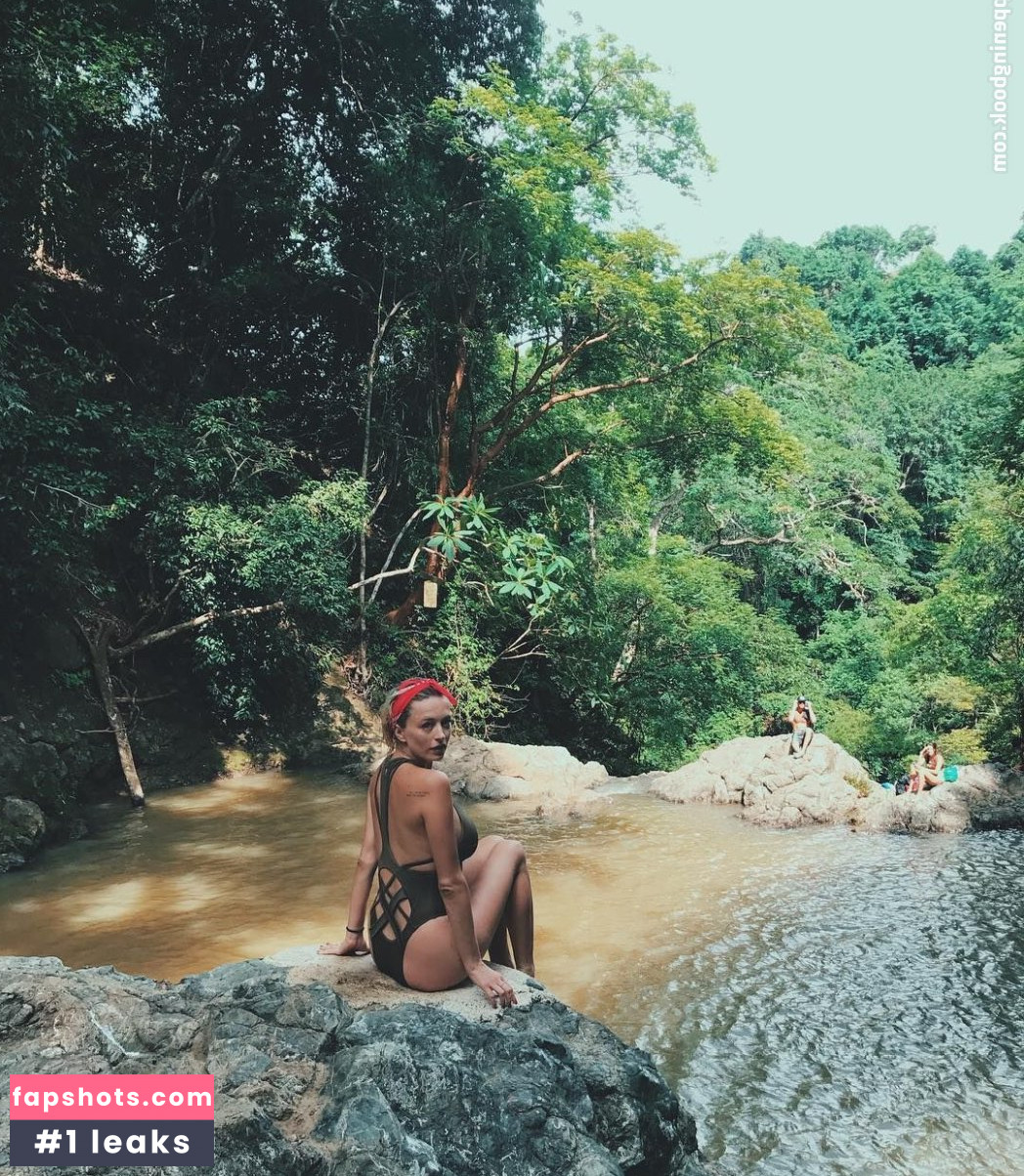 Caroline Vreeland Nude Leaks OnlyFans Photos #2117 - LeakJerk