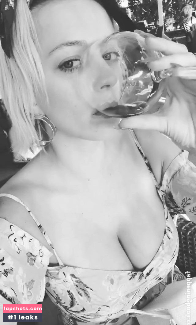 Caroline Vreeland Nude Leaks OnlyFans Photos #2155 - LeakJerk