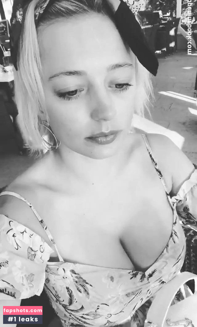 Caroline Vreeland Nude Leaks OnlyFans Photos #2156 - LeakJerk